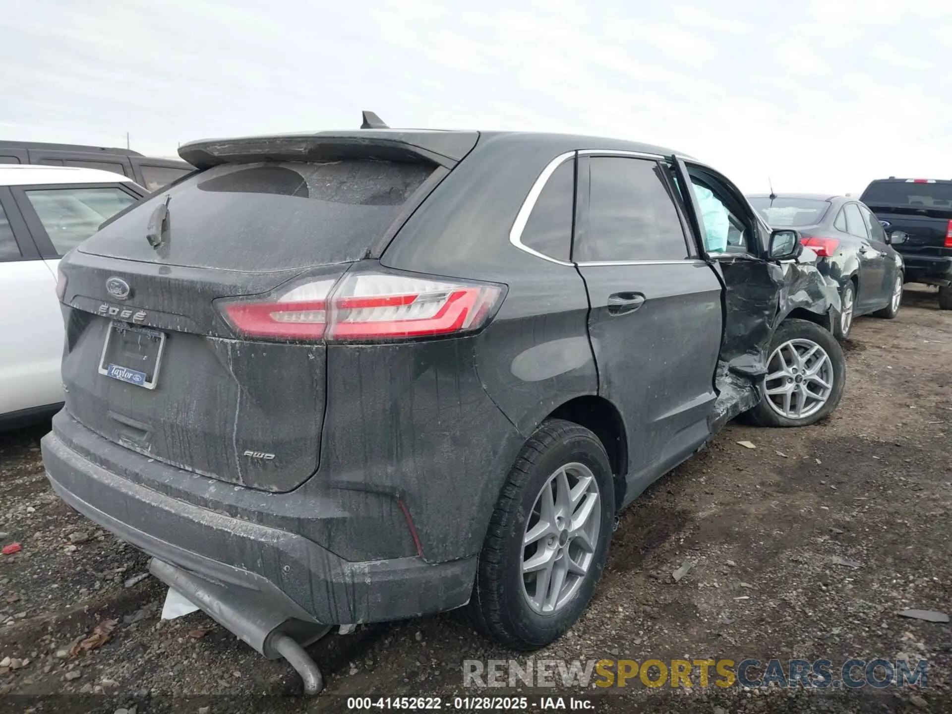 4 Photograph of a damaged car 2FMPK4J90RBA42513 FORD EDGE 2024