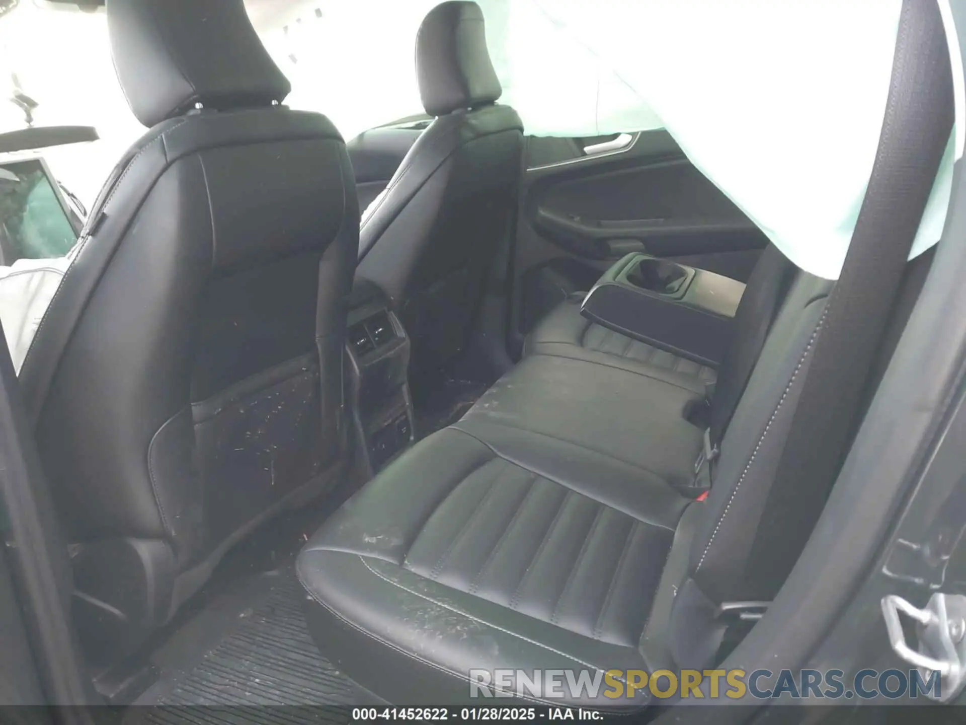 8 Photograph of a damaged car 2FMPK4J90RBA42513 FORD EDGE 2024