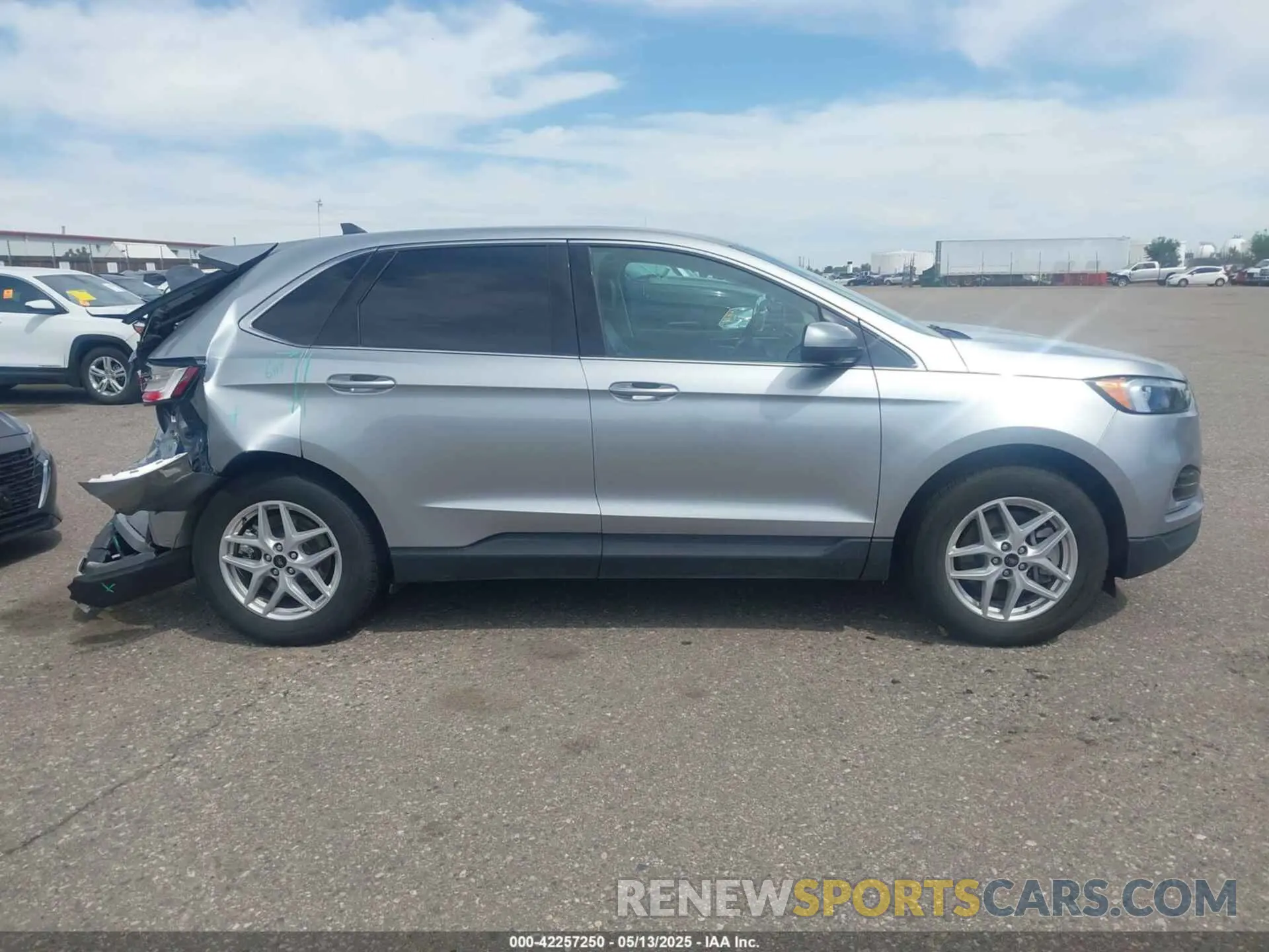 13 Photograph of a damaged car 2FMPK4J90RBA48652 FORD EDGE 2024