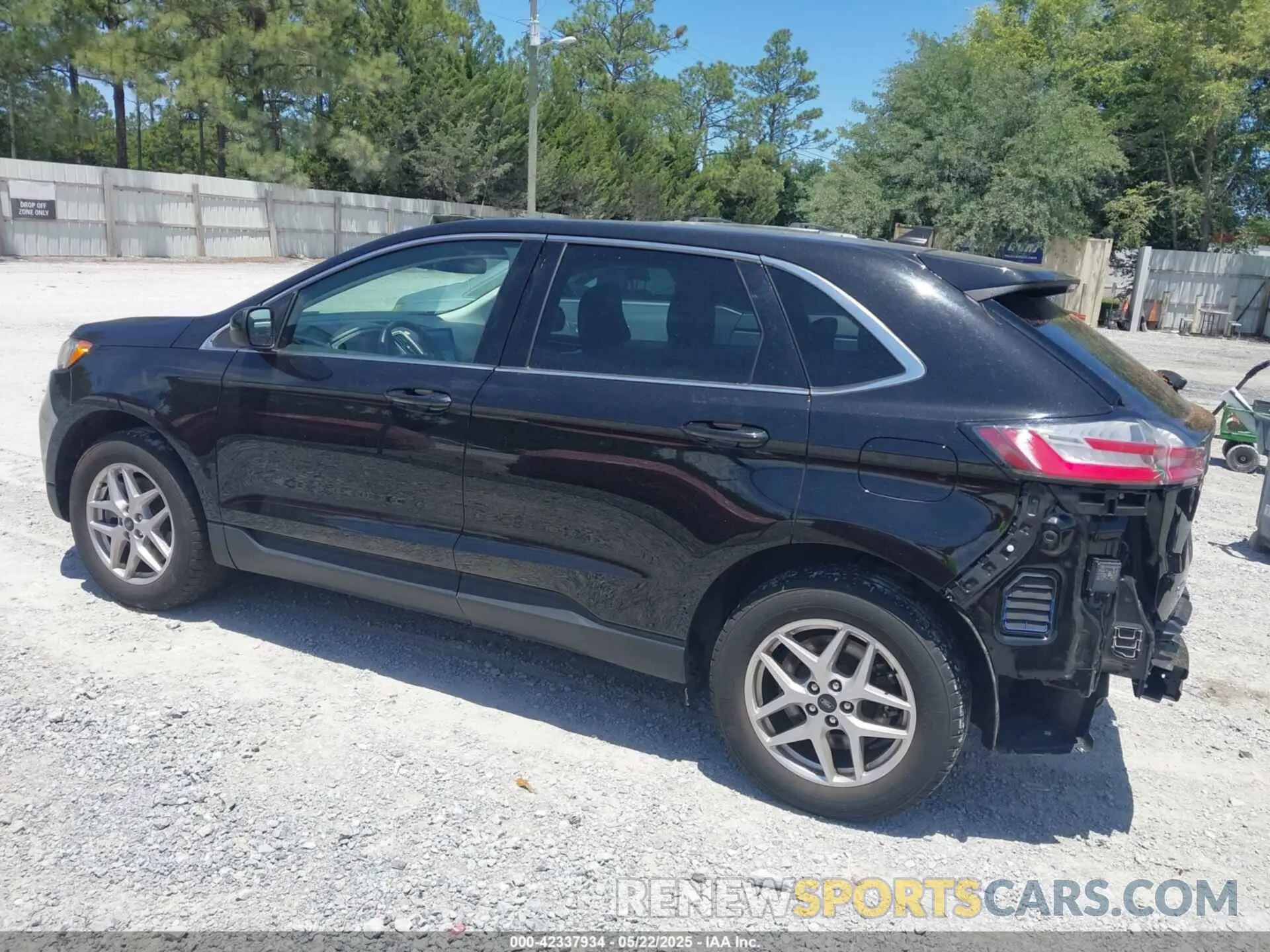 15 Photograph of a damaged car 2FMPK4J90RBA51082 FORD EDGE 2024