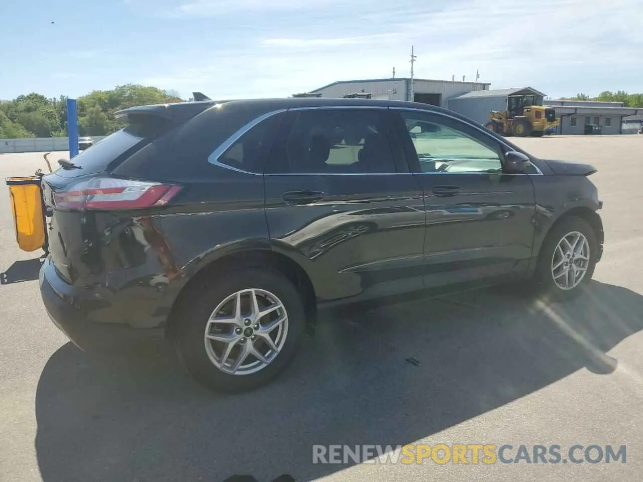 3 Photograph of a damaged car 2FMPK4J90RBB00300 FORD EDGE 2024