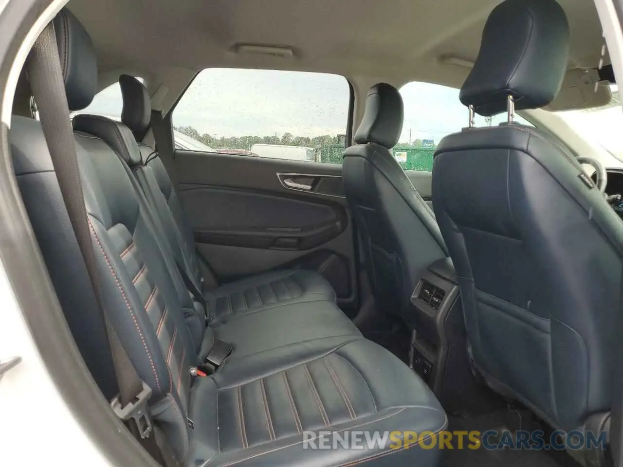 11 Photograph of a damaged car 2FMPK4J91RBA05552 FORD EDGE 2024