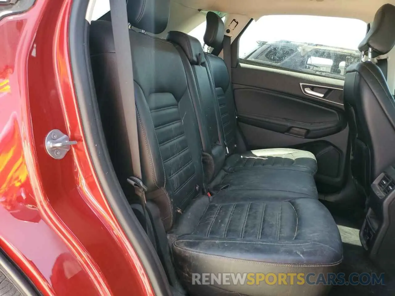 11 Photograph of a damaged car 2FMPK4J91RBA08144 FORD EDGE 2024