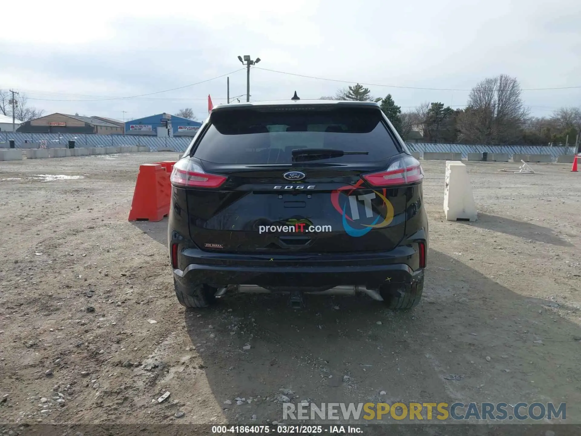 17 Photograph of a damaged car 2FMPK4J91RBA36154 FORD EDGE 2024