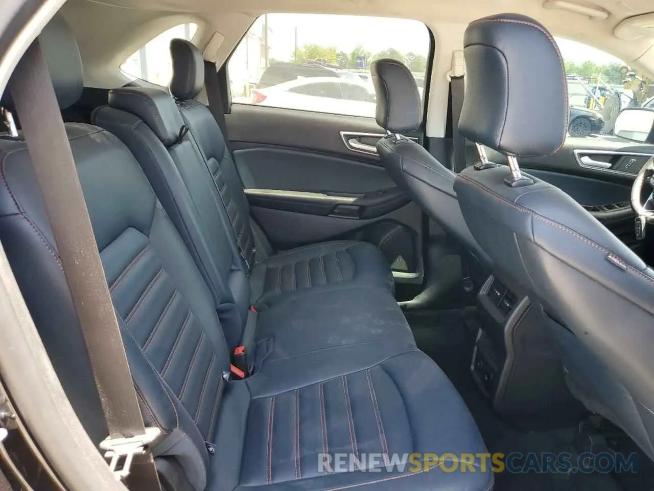 11 Photograph of a damaged car 2FMPK4J91RBA45095 FORD EDGE 2024
