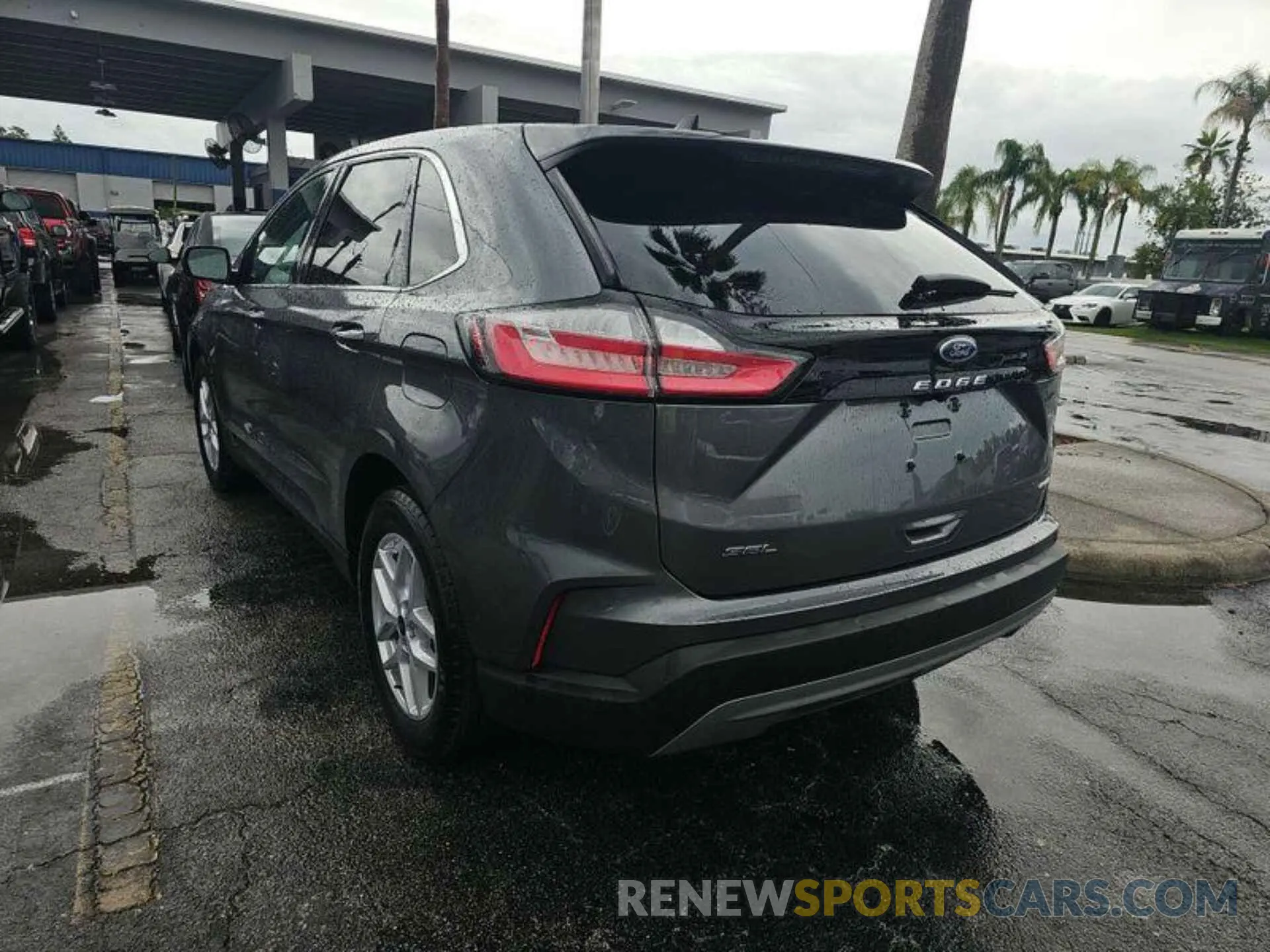 18 Photograph of a damaged car 2FMPK4J91RBA51804 FORD EDGE 2024