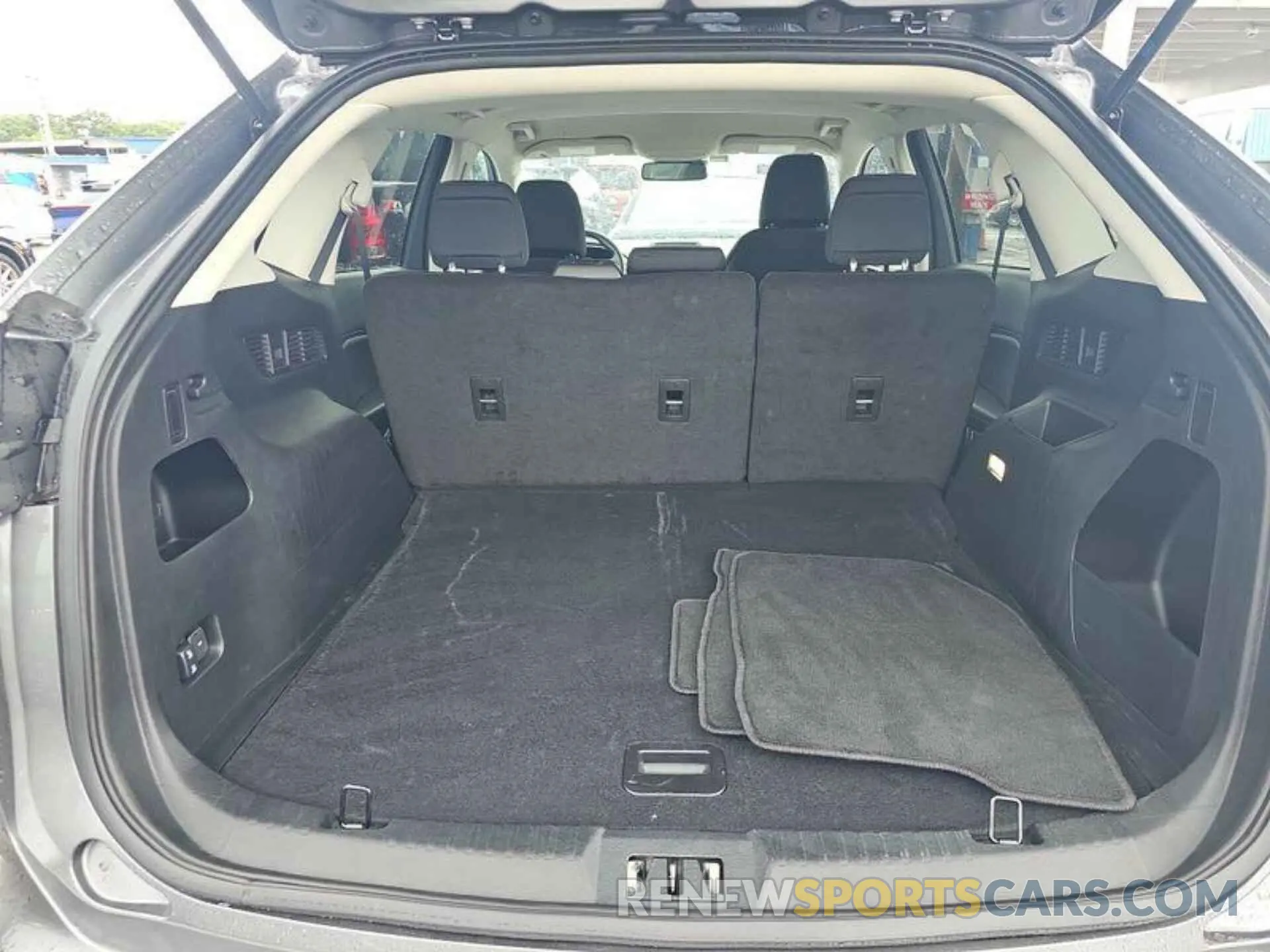 9 Photograph of a damaged car 2FMPK4J91RBA51804 FORD EDGE 2024