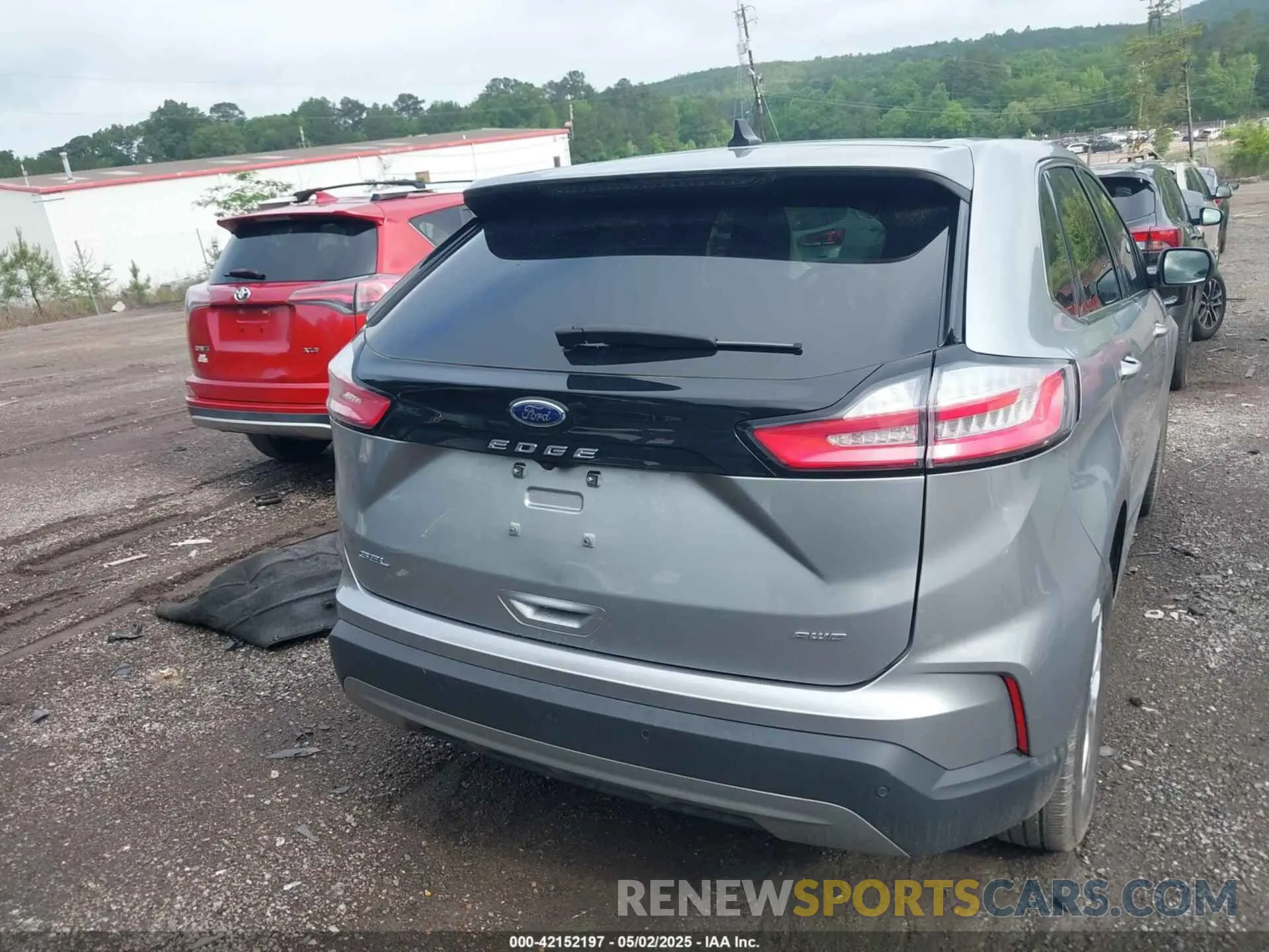 16 Photograph of a damaged car 2FMPK4J91RBA68960 FORD EDGE 2024