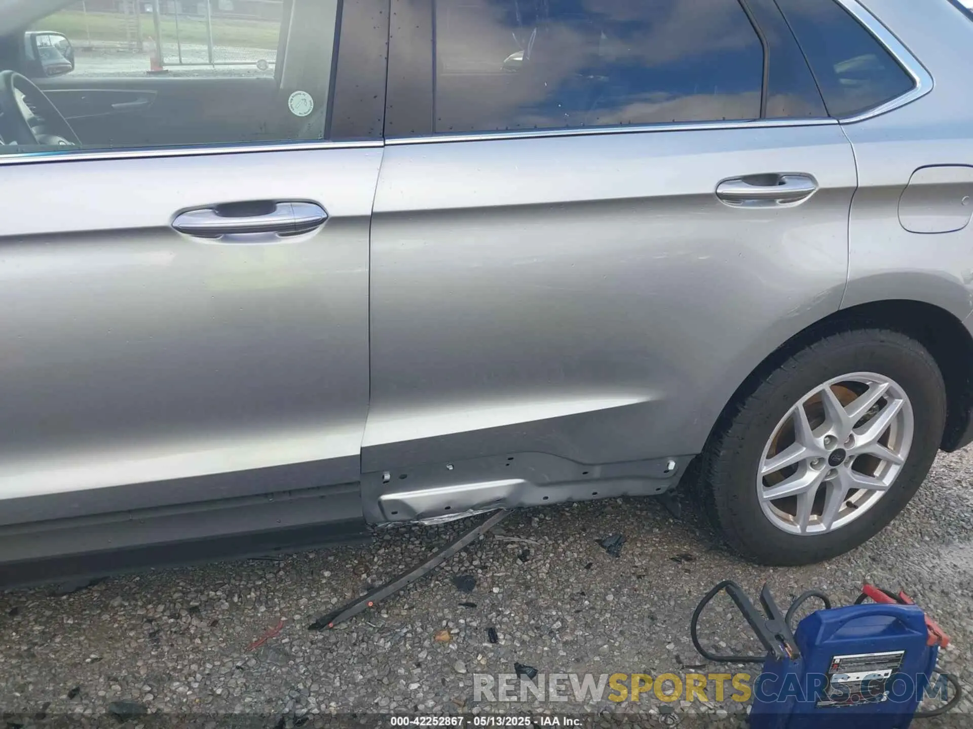 12 Photograph of a damaged car 2FMPK4J91RBA88111 FORD EDGE 2024