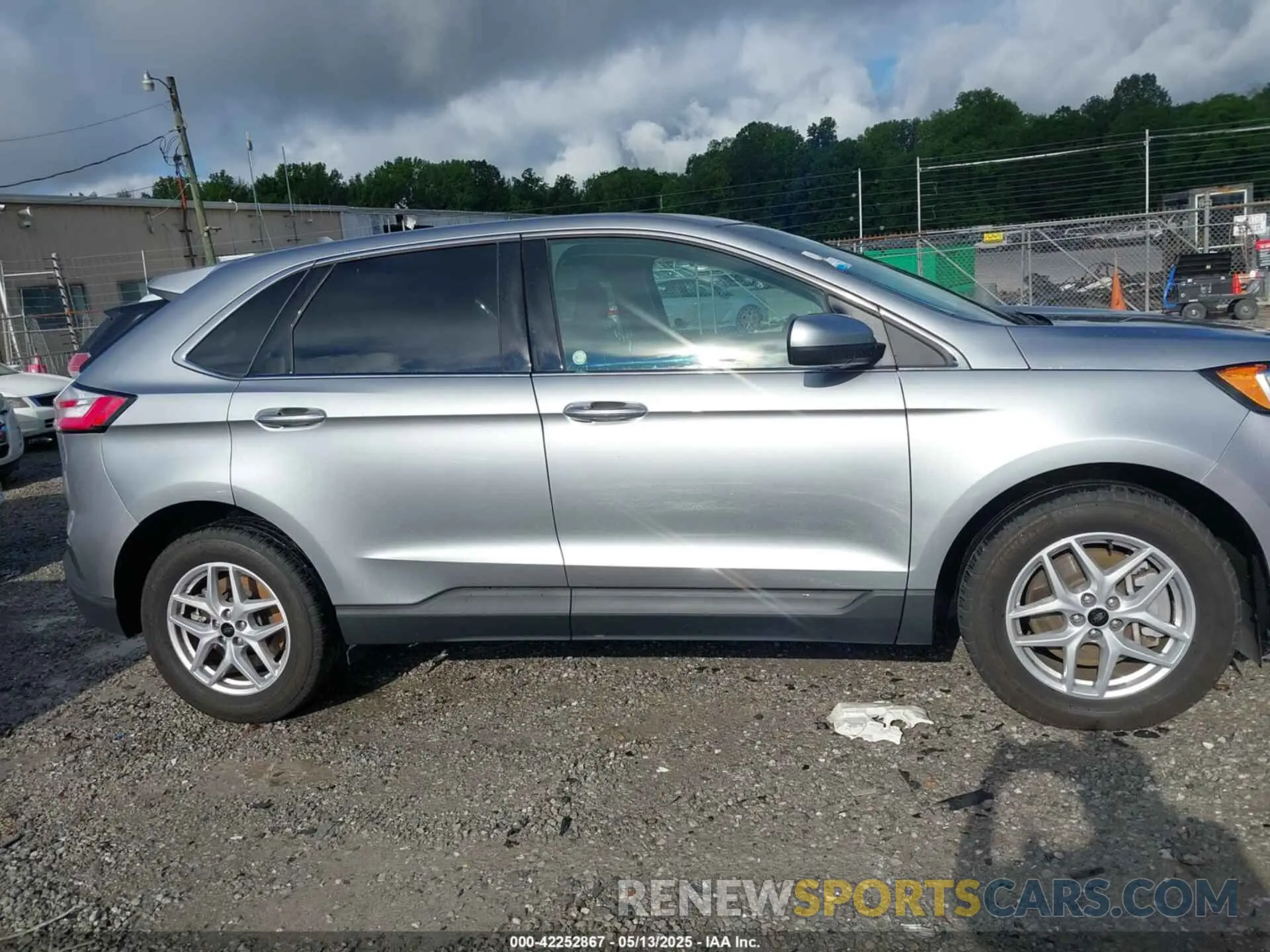 14 Photograph of a damaged car 2FMPK4J91RBA88111 FORD EDGE 2024