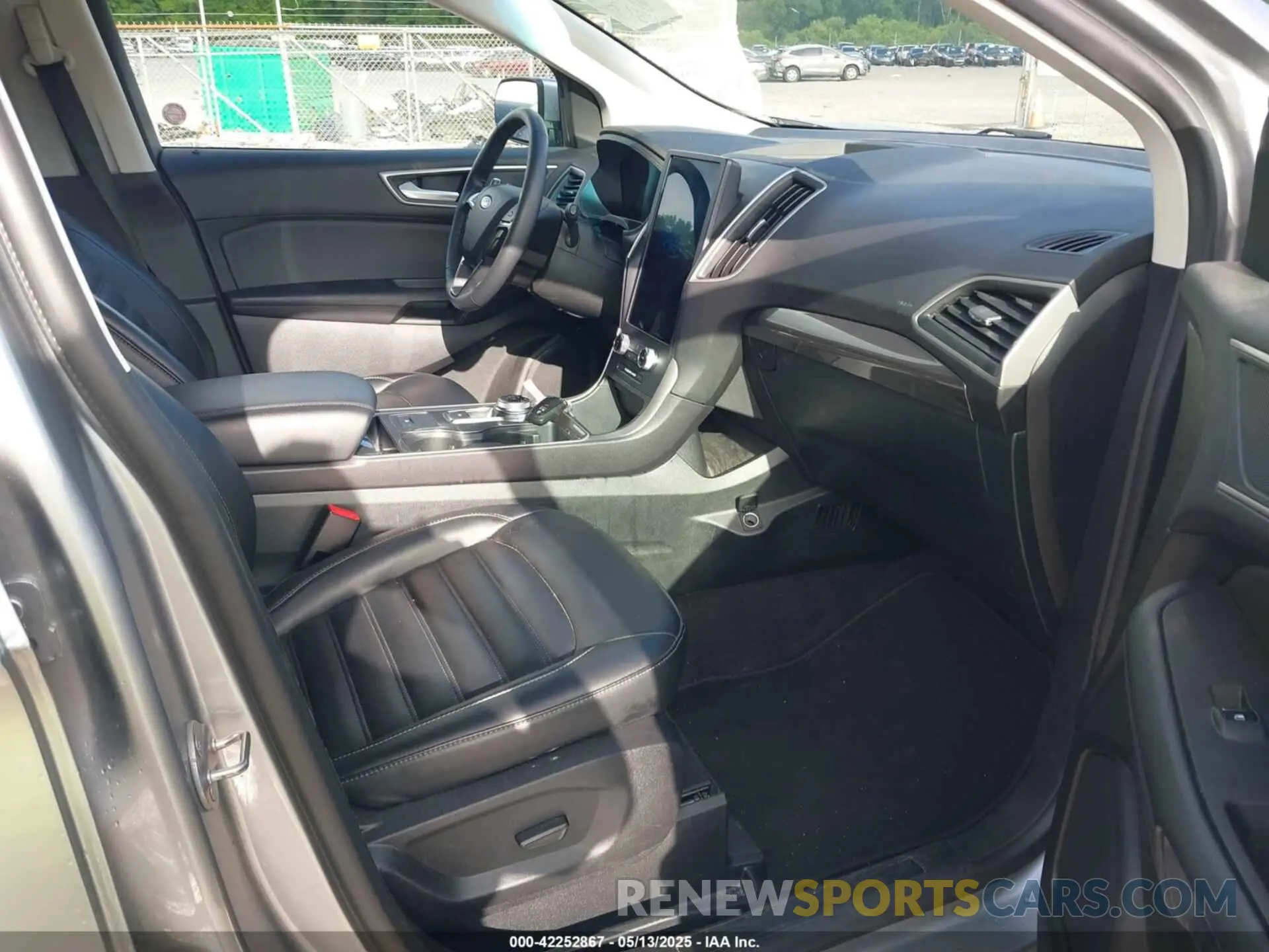5 Photograph of a damaged car 2FMPK4J91RBA88111 FORD EDGE 2024