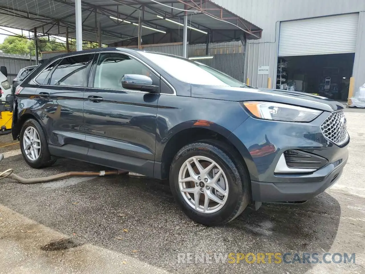 4 Photograph of a damaged car 2FMPK4J91RBA92790 FORD EDGE 2024