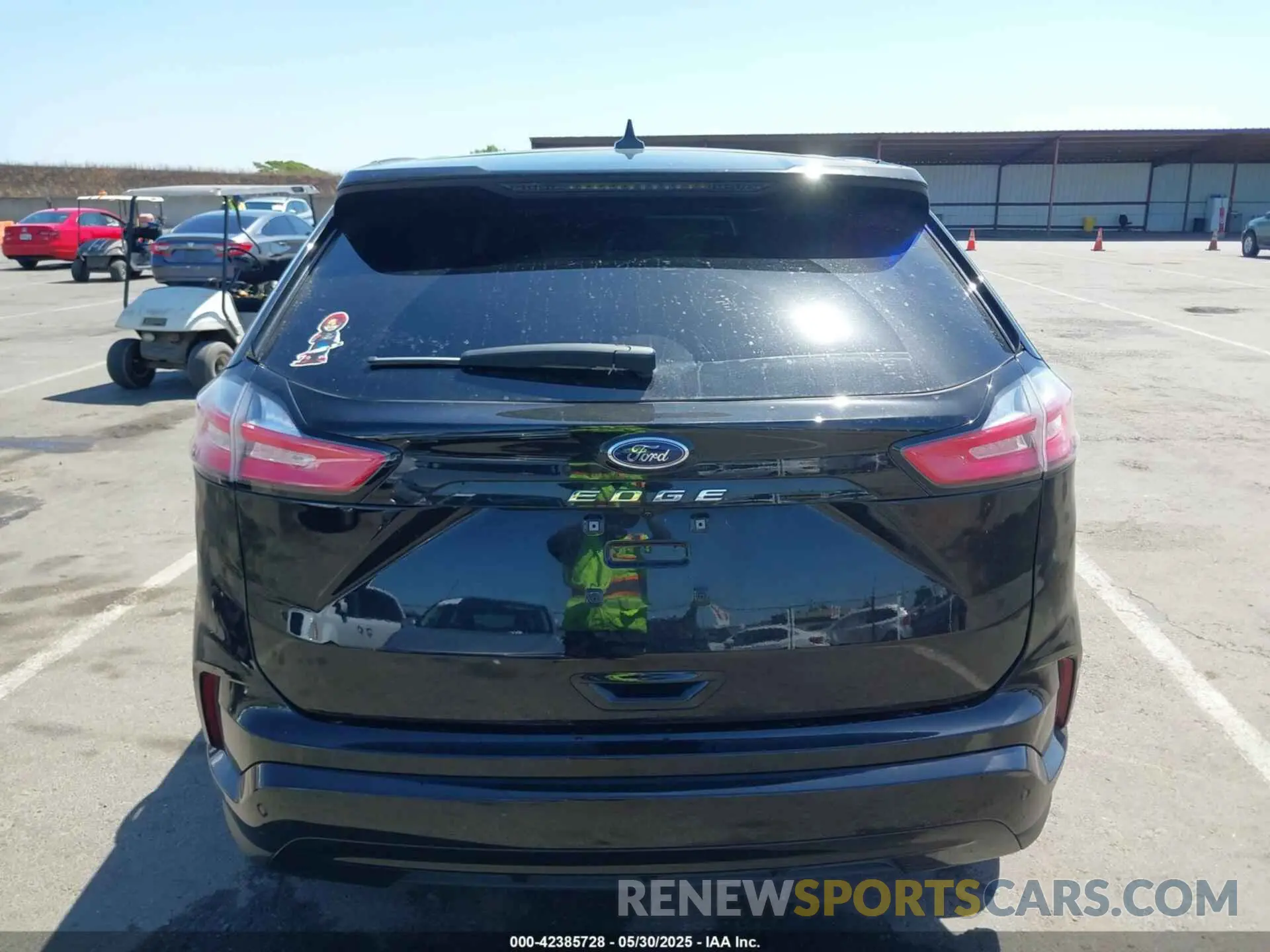 17 Photograph of a damaged car 2FMPK4J91RBB24203 FORD EDGE 2024