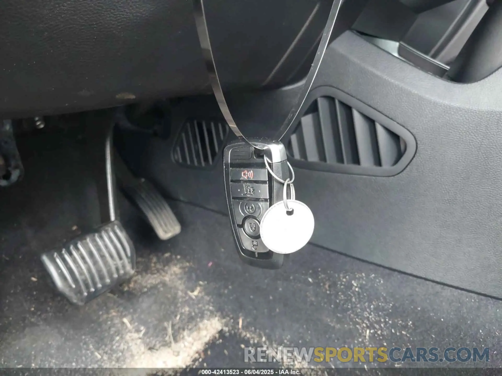 11 Photograph of a damaged car 2FMPK4J92RBA45445 FORD EDGE 2024