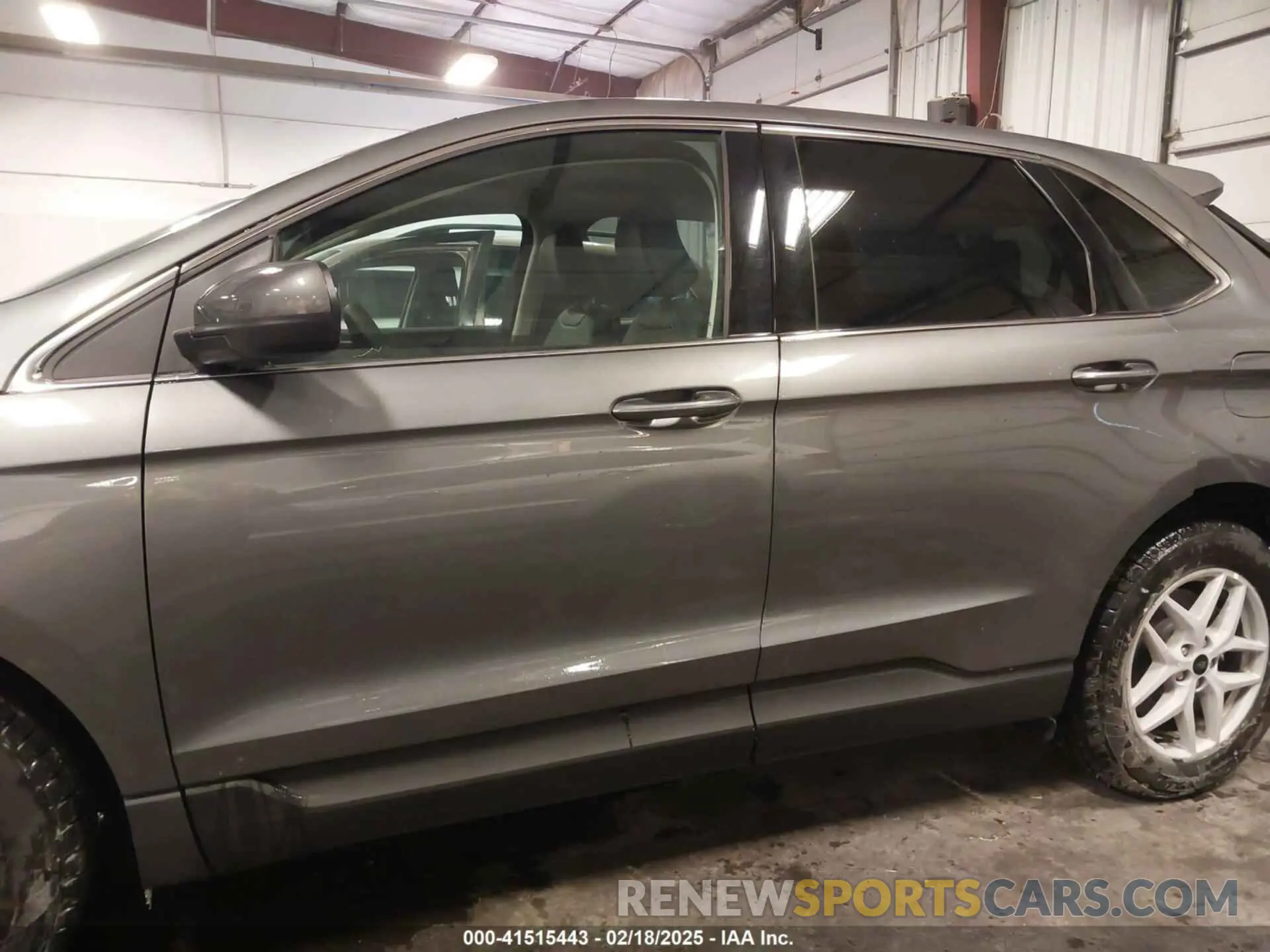 14 Photograph of a damaged car 2FMPK4J93RBA60469 FORD EDGE 2024