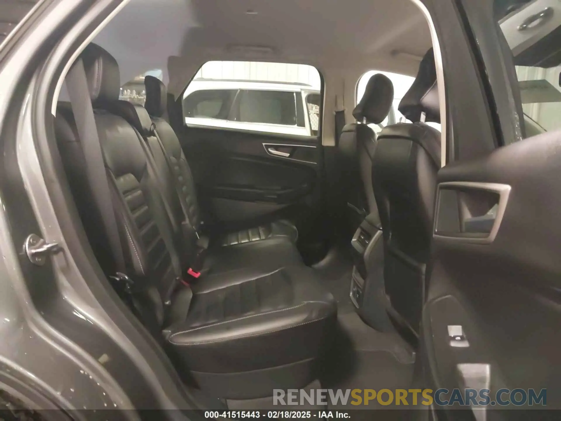 8 Photograph of a damaged car 2FMPK4J93RBA60469 FORD EDGE 2024