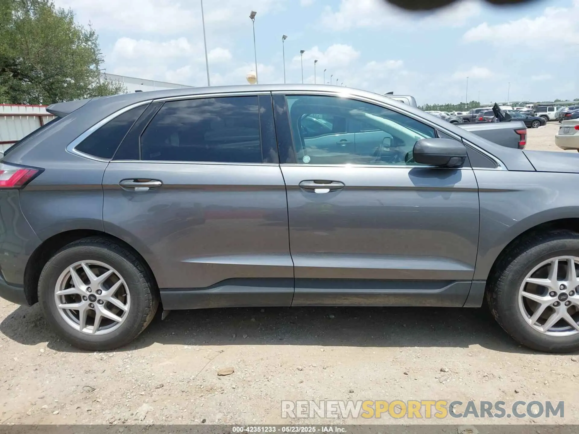 13 Photograph of a damaged car 2FMPK4J93RBA76574 FORD EDGE 2024