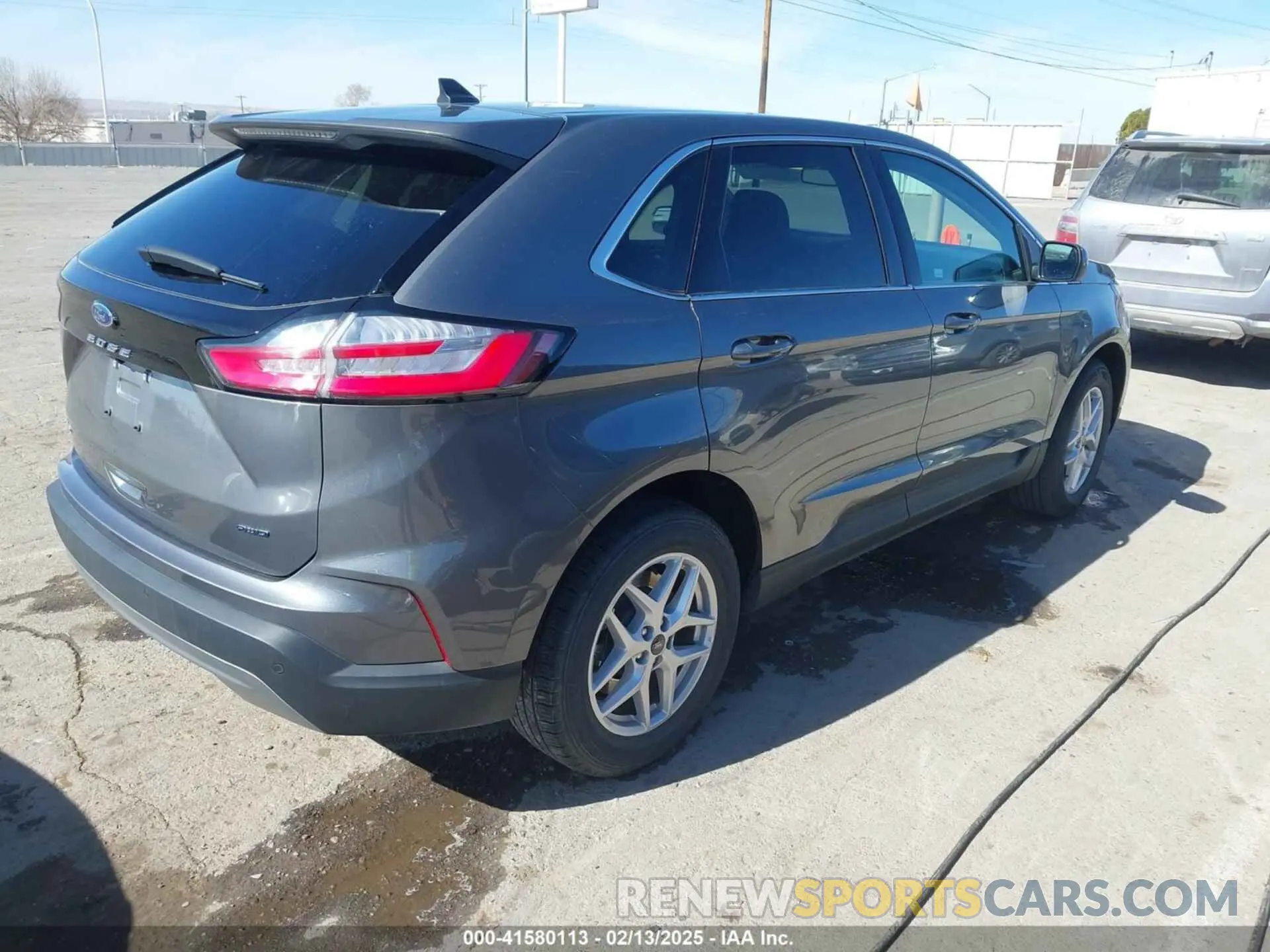 4 Photograph of a damaged car 2FMPK4J93RBA81130 FORD EDGE 2024