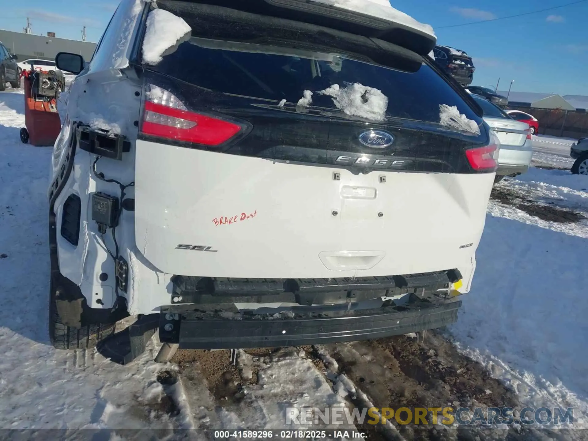 17 Photograph of a damaged car 2FMPK4J93RBB03305 FORD EDGE 2024