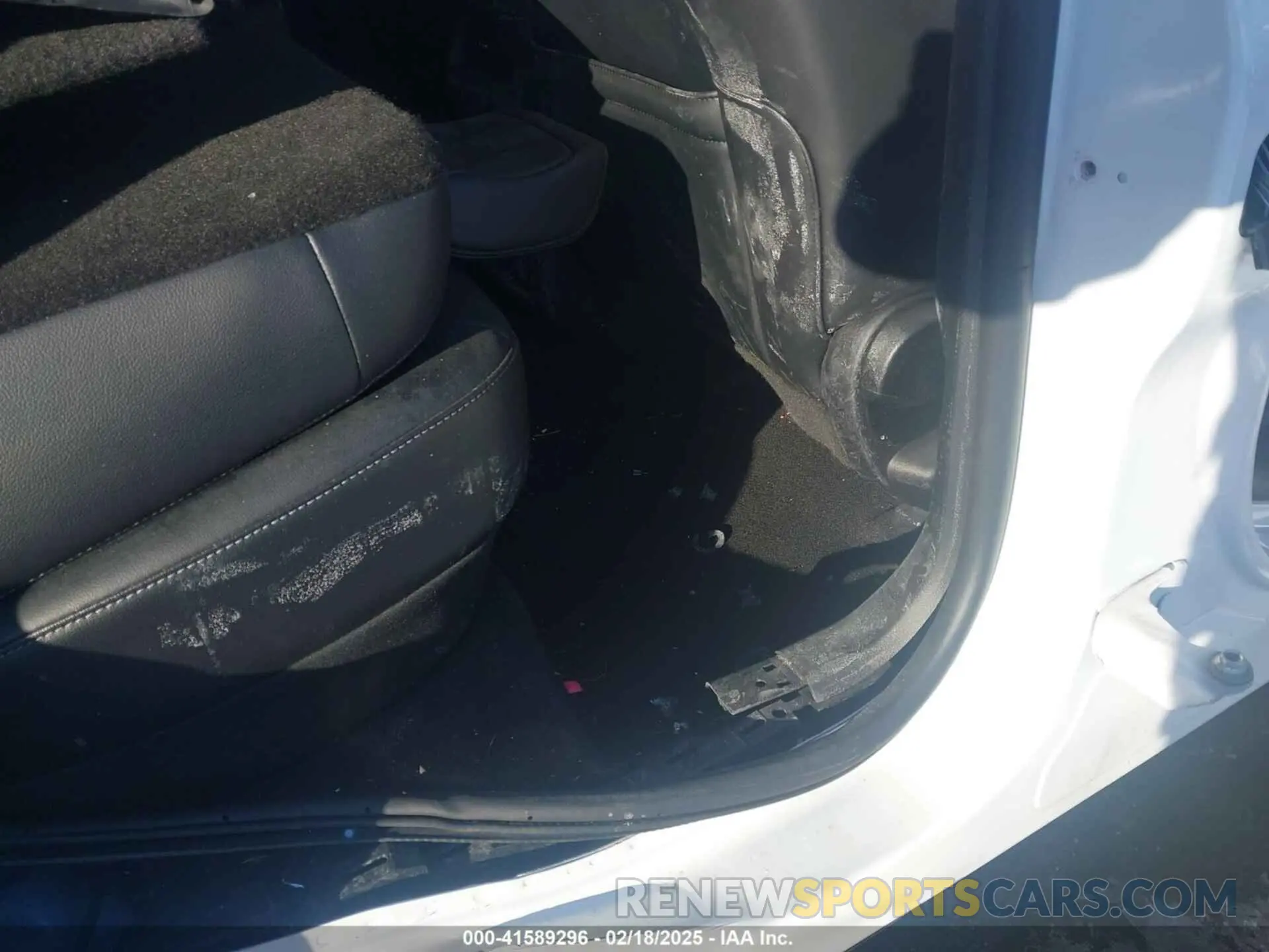 8 Photograph of a damaged car 2FMPK4J93RBB03305 FORD EDGE 2024