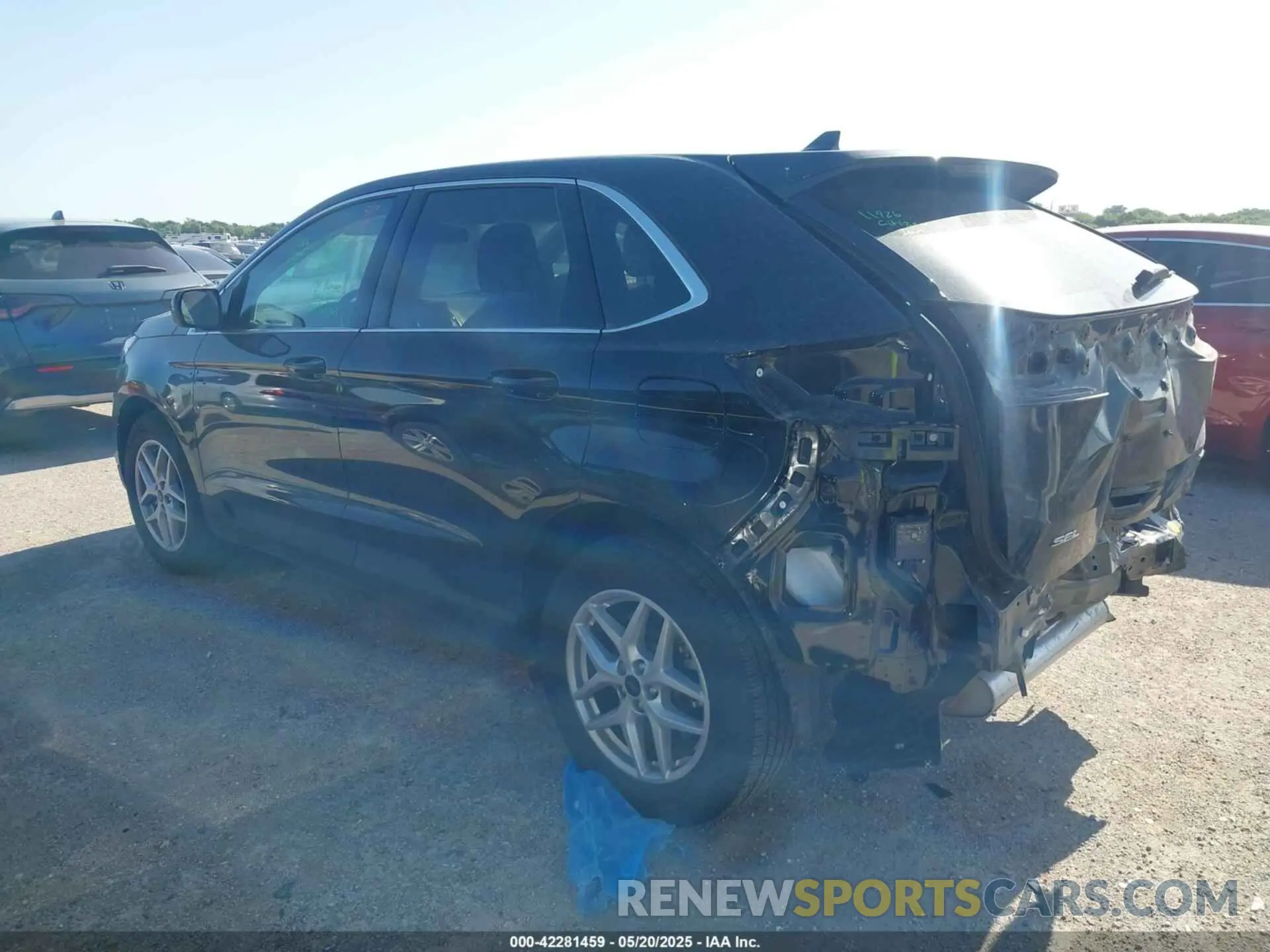 3 Photograph of a damaged car 2FMPK4J94RBA02290 FORD EDGE 2024