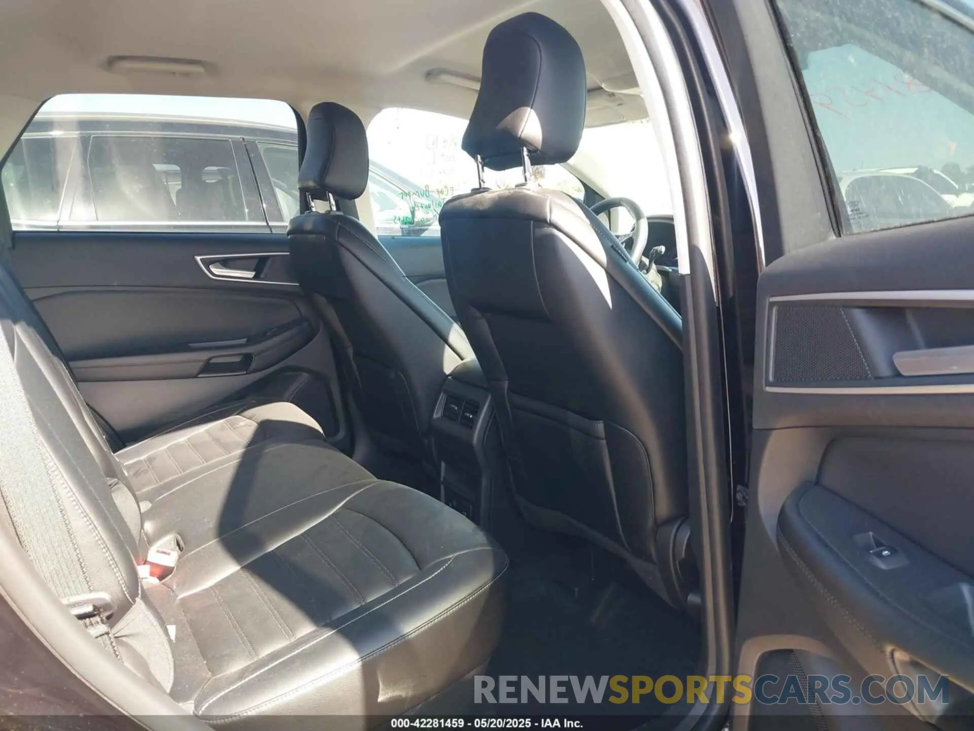 8 Photograph of a damaged car 2FMPK4J94RBA02290 FORD EDGE 2024