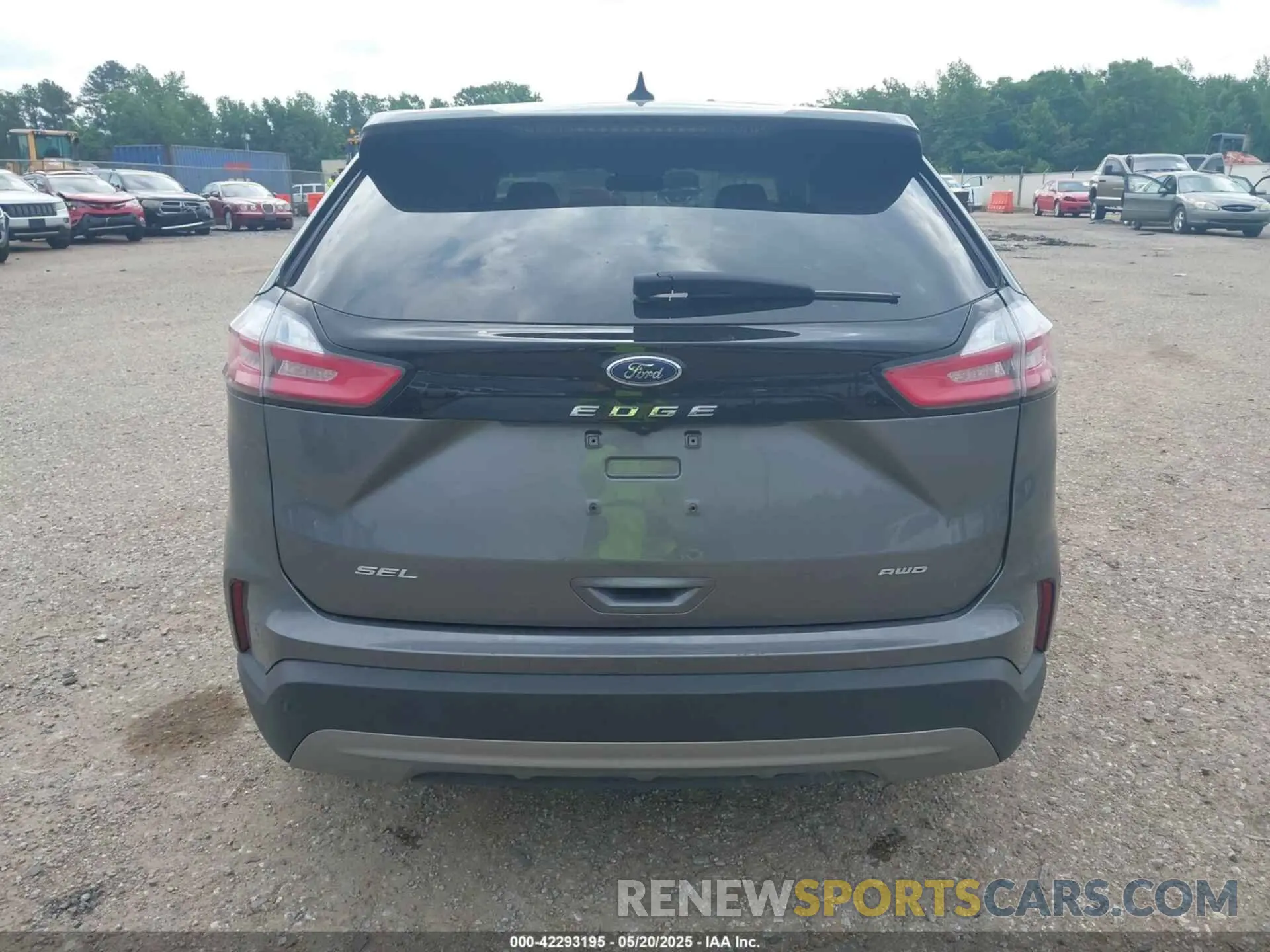 17 Photograph of a damaged car 2FMPK4J94RBA79371 FORD EDGE 2024