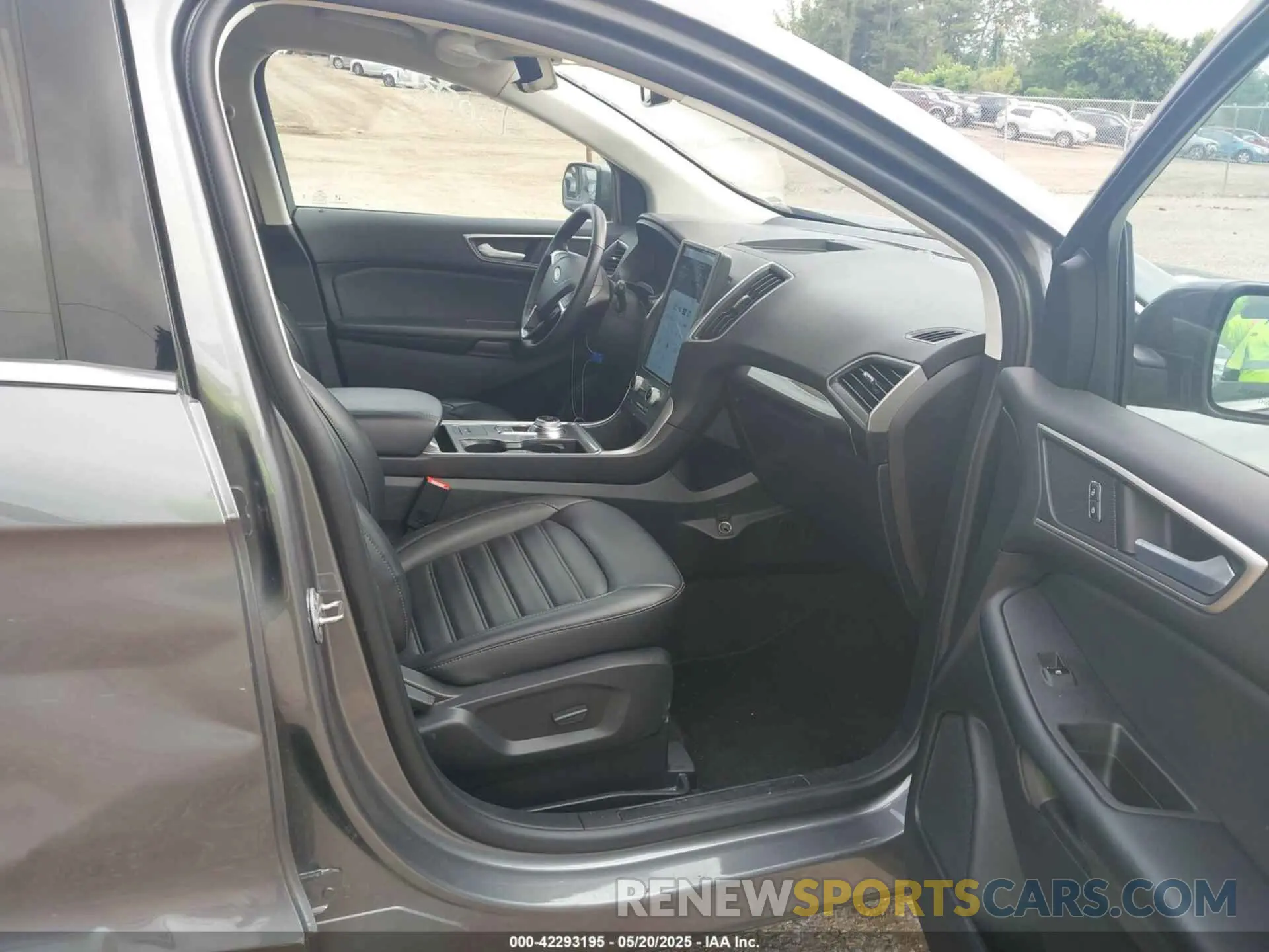 5 Photograph of a damaged car 2FMPK4J94RBA79371 FORD EDGE 2024
