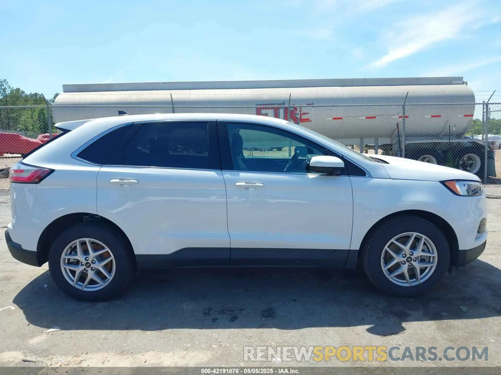 13 Photograph of a damaged car 2FMPK4J94RBA79385 FORD EDGE 2024