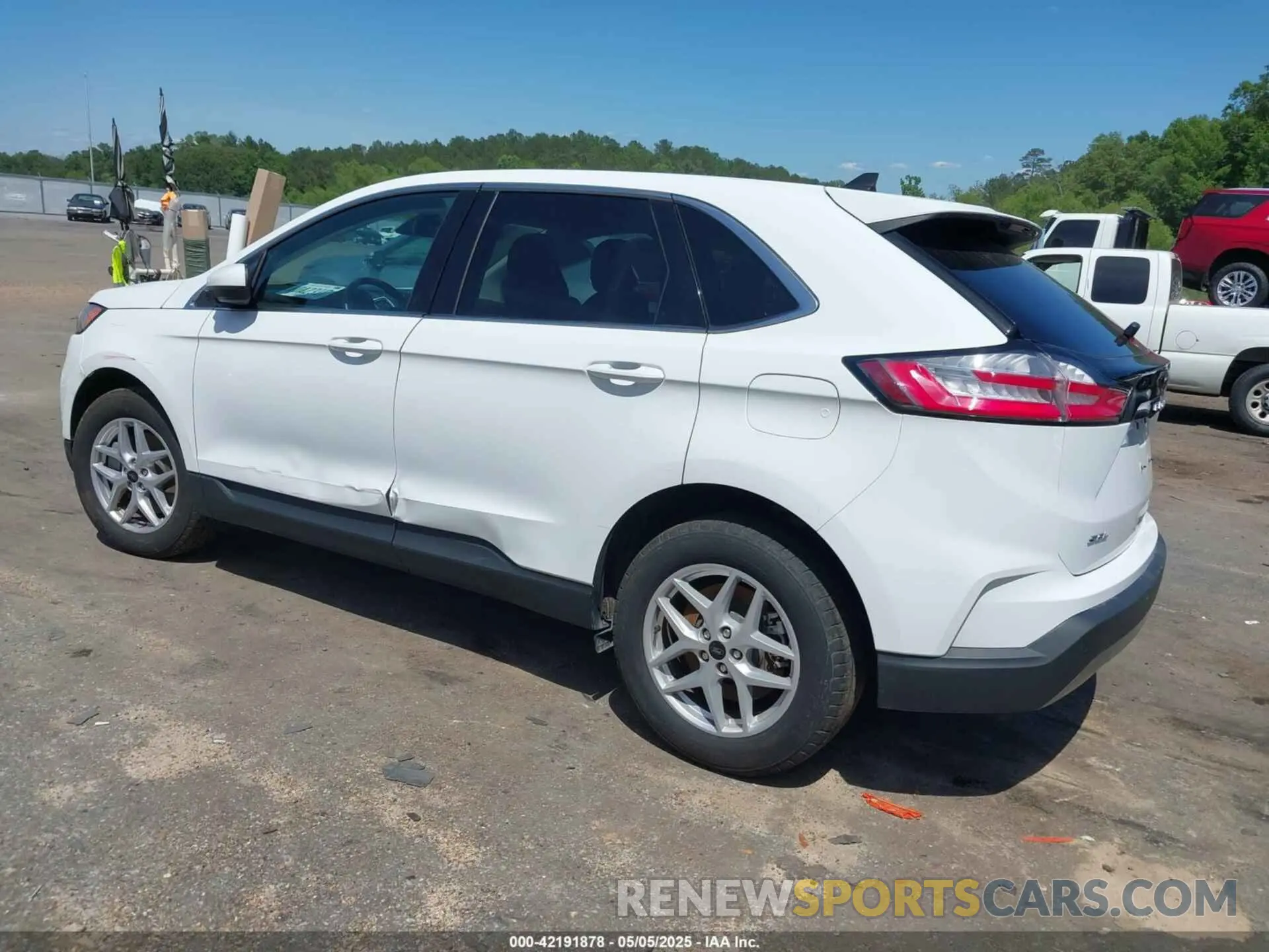 3 Photograph of a damaged car 2FMPK4J94RBA79385 FORD EDGE 2024