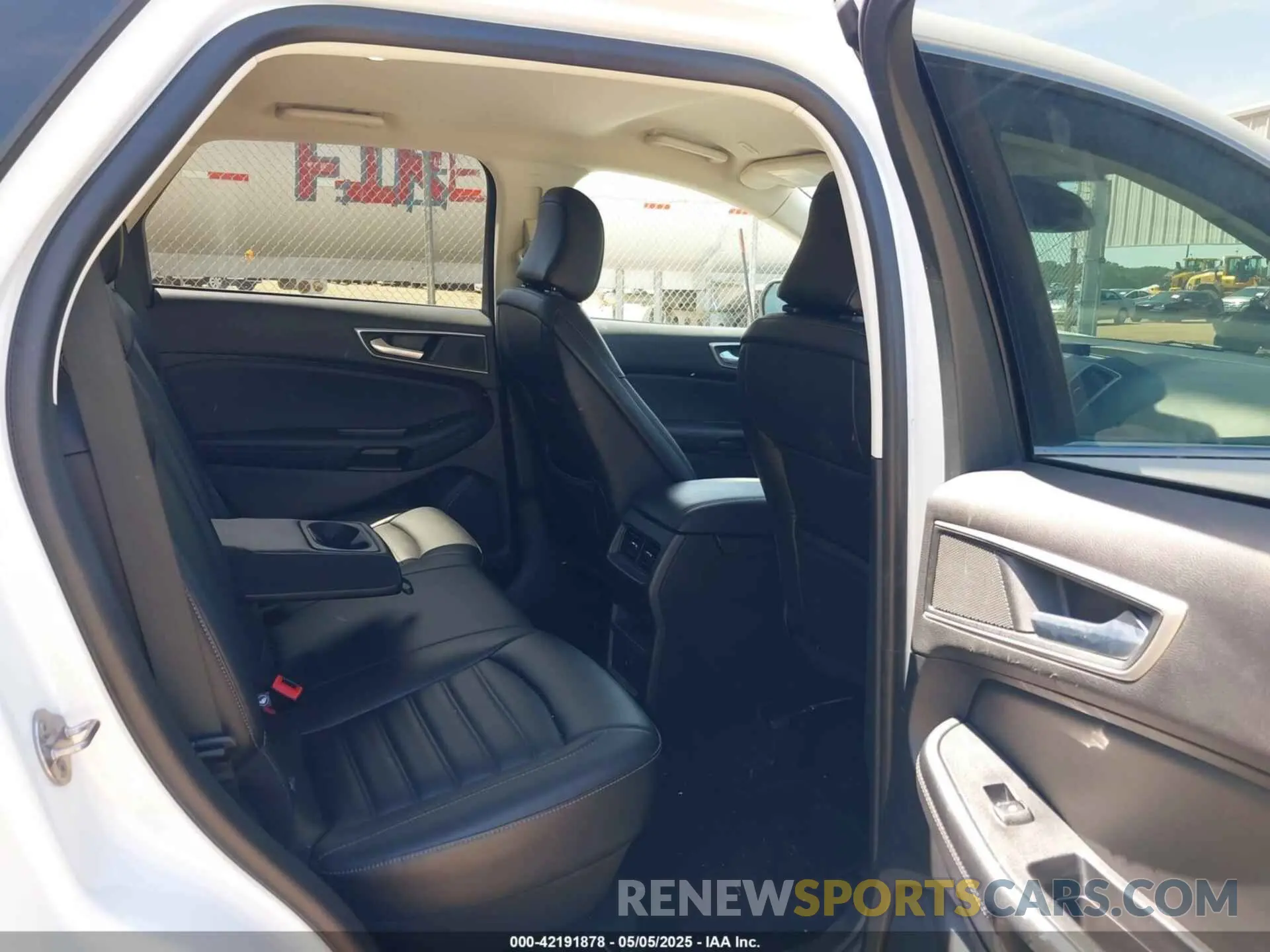 8 Photograph of a damaged car 2FMPK4J94RBA79385 FORD EDGE 2024