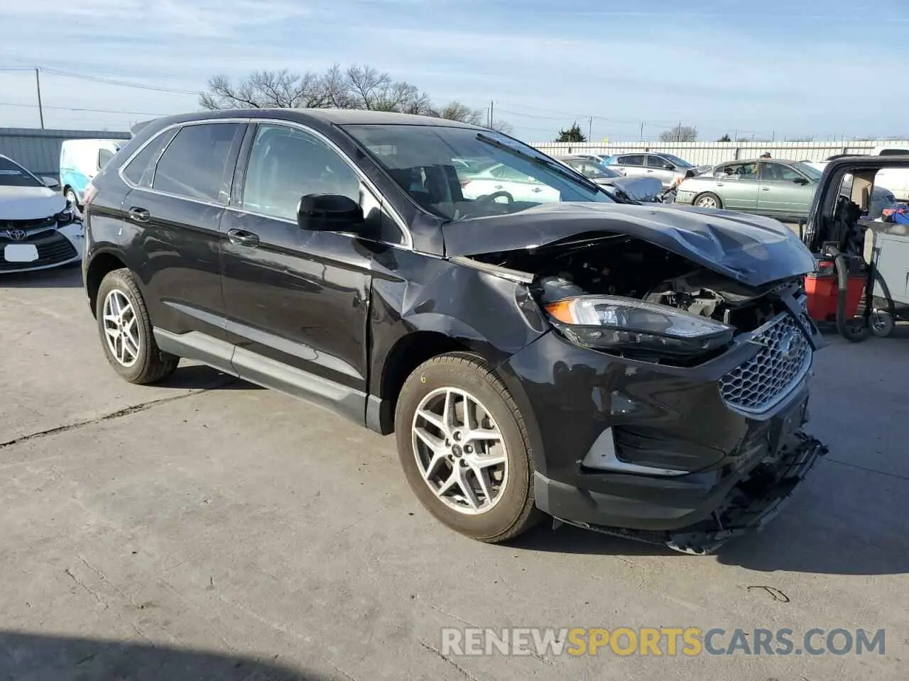 4 Photograph of a damaged car 2FMPK4J94RBA81184 FORD EDGE 2024