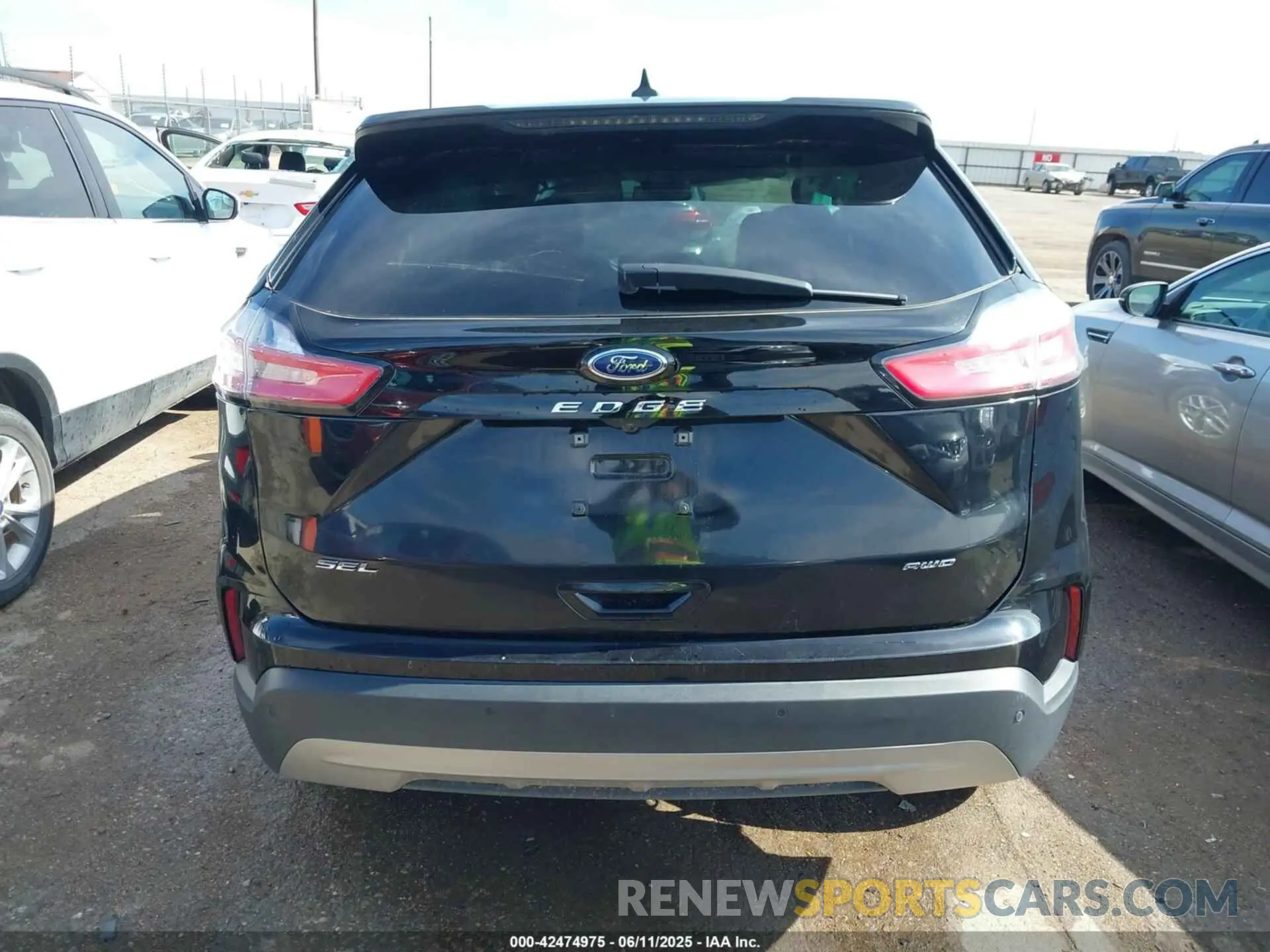 17 Photograph of a damaged car 2FMPK4J94RBA98888 FORD EDGE 2024