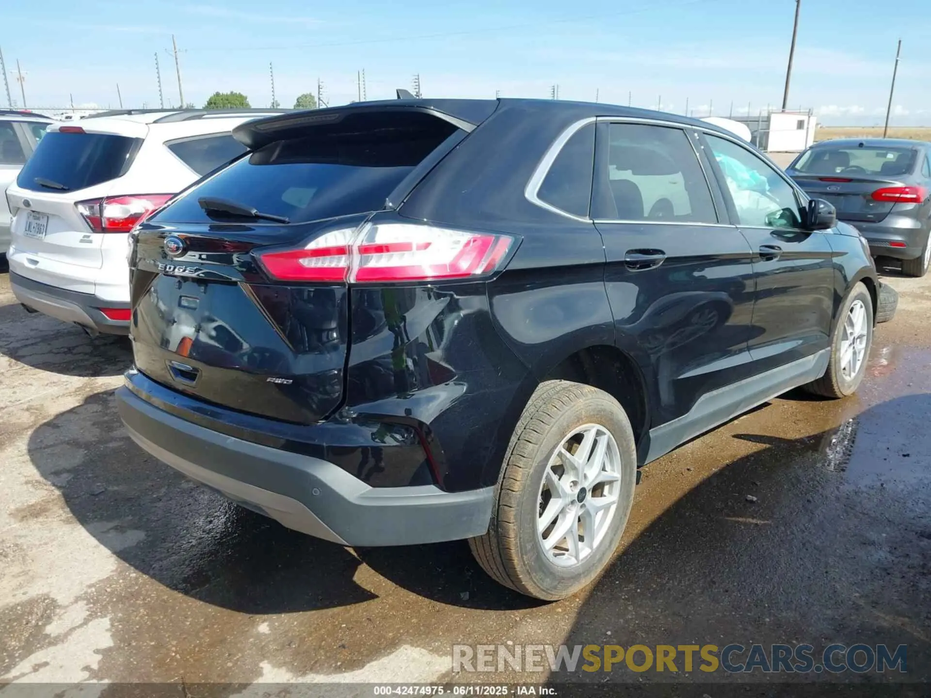 4 Photograph of a damaged car 2FMPK4J94RBA98888 FORD EDGE 2024