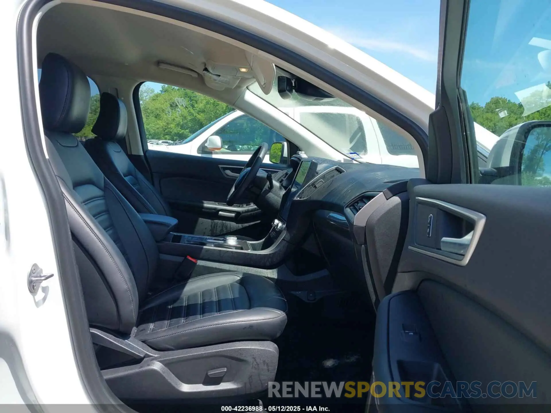 5 Photograph of a damaged car 2FMPK4J94RBA99457 FORD EDGE 2024