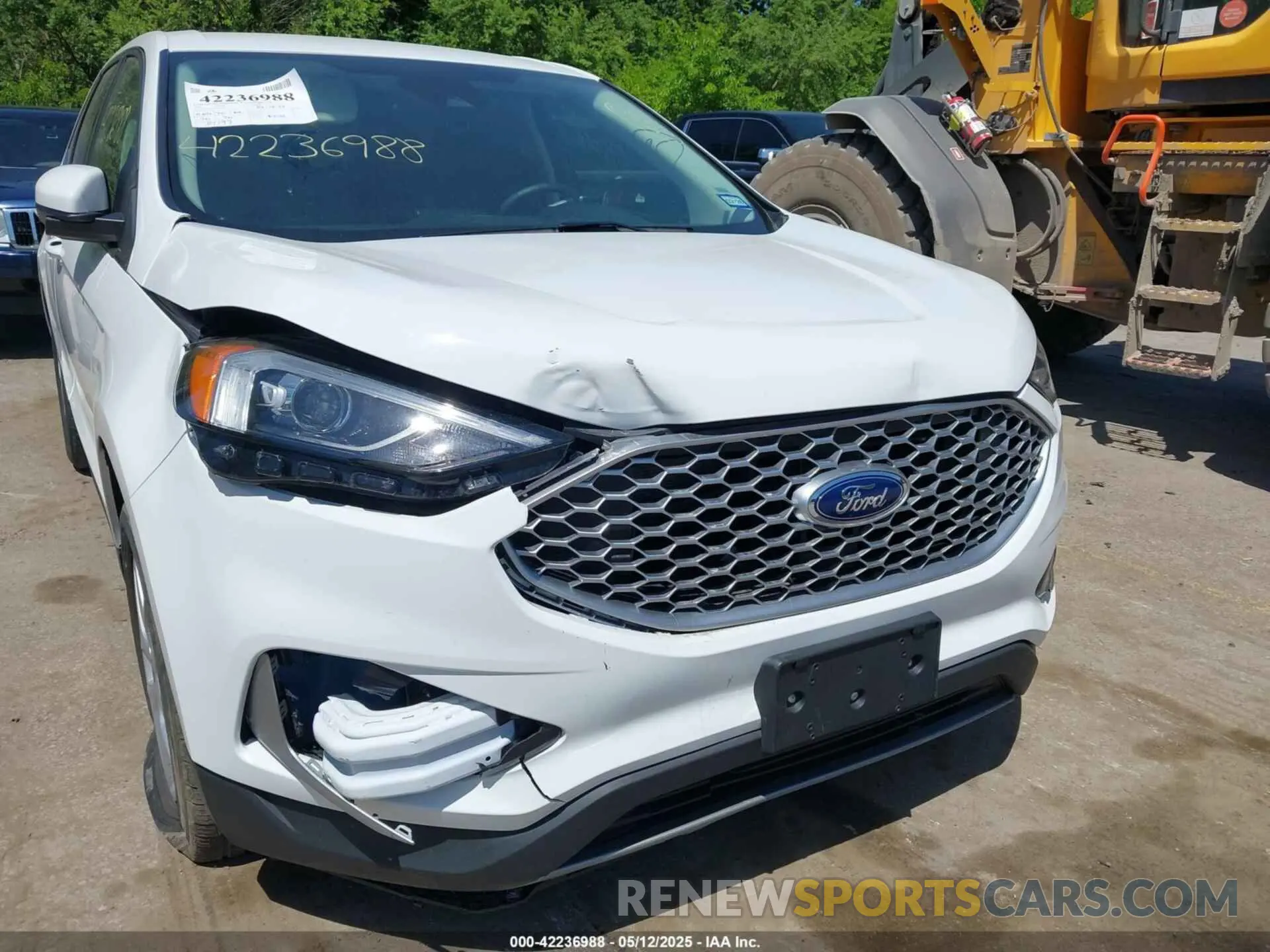 6 Photograph of a damaged car 2FMPK4J94RBA99457 FORD EDGE 2024