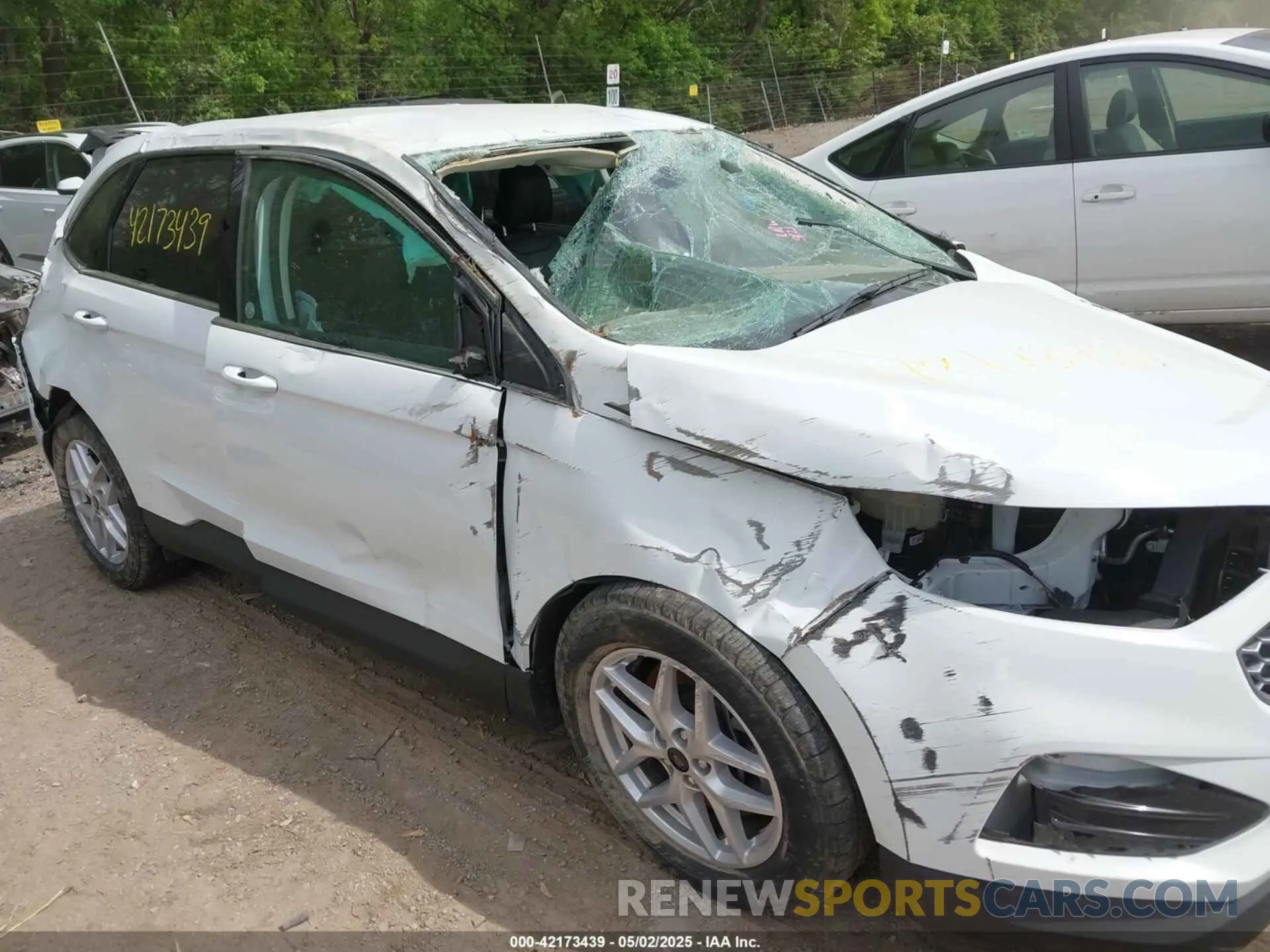 17 Photograph of a damaged car 2FMPK4J94RBA99667 FORD EDGE 2024