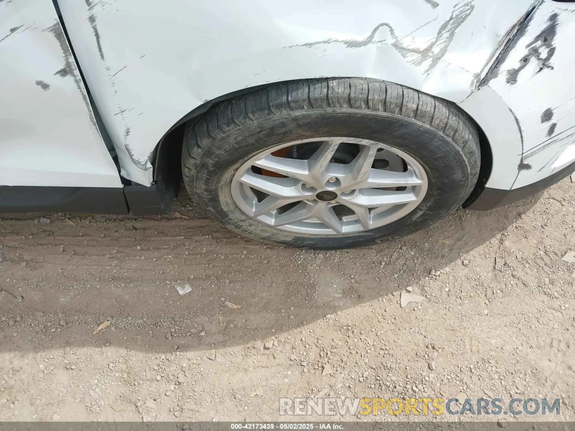 18 Photograph of a damaged car 2FMPK4J94RBA99667 FORD EDGE 2024
