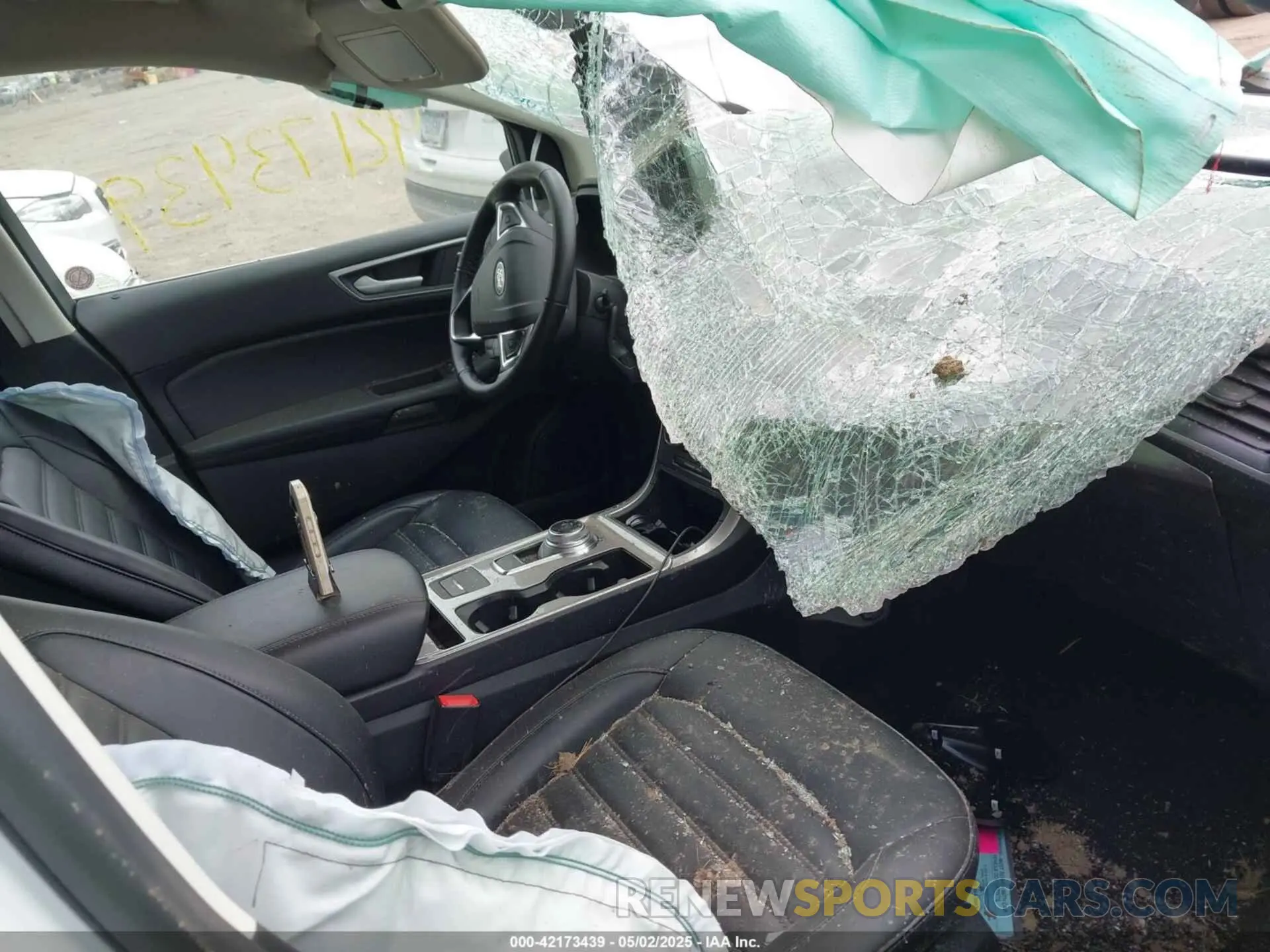 5 Photograph of a damaged car 2FMPK4J94RBA99667 FORD EDGE 2024