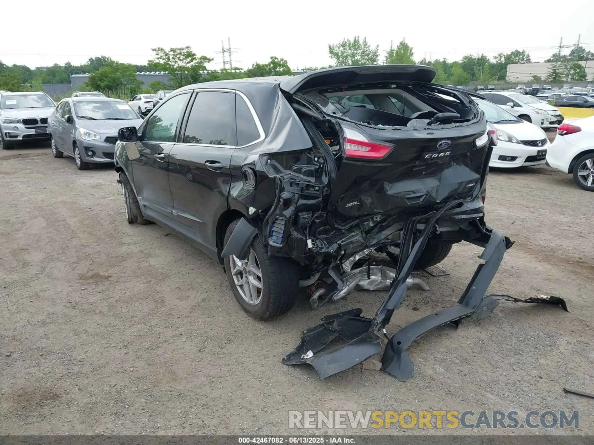 3 Photograph of a damaged car 2FMPK4J95RBA06221 FORD EDGE 2024