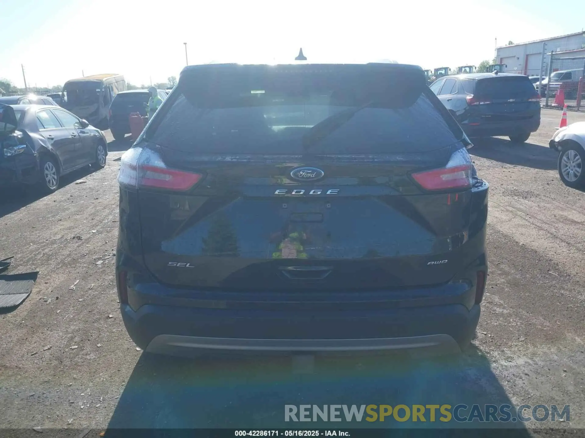 16 Photograph of a damaged car 2FMPK4J95RBA09412 FORD EDGE 2024