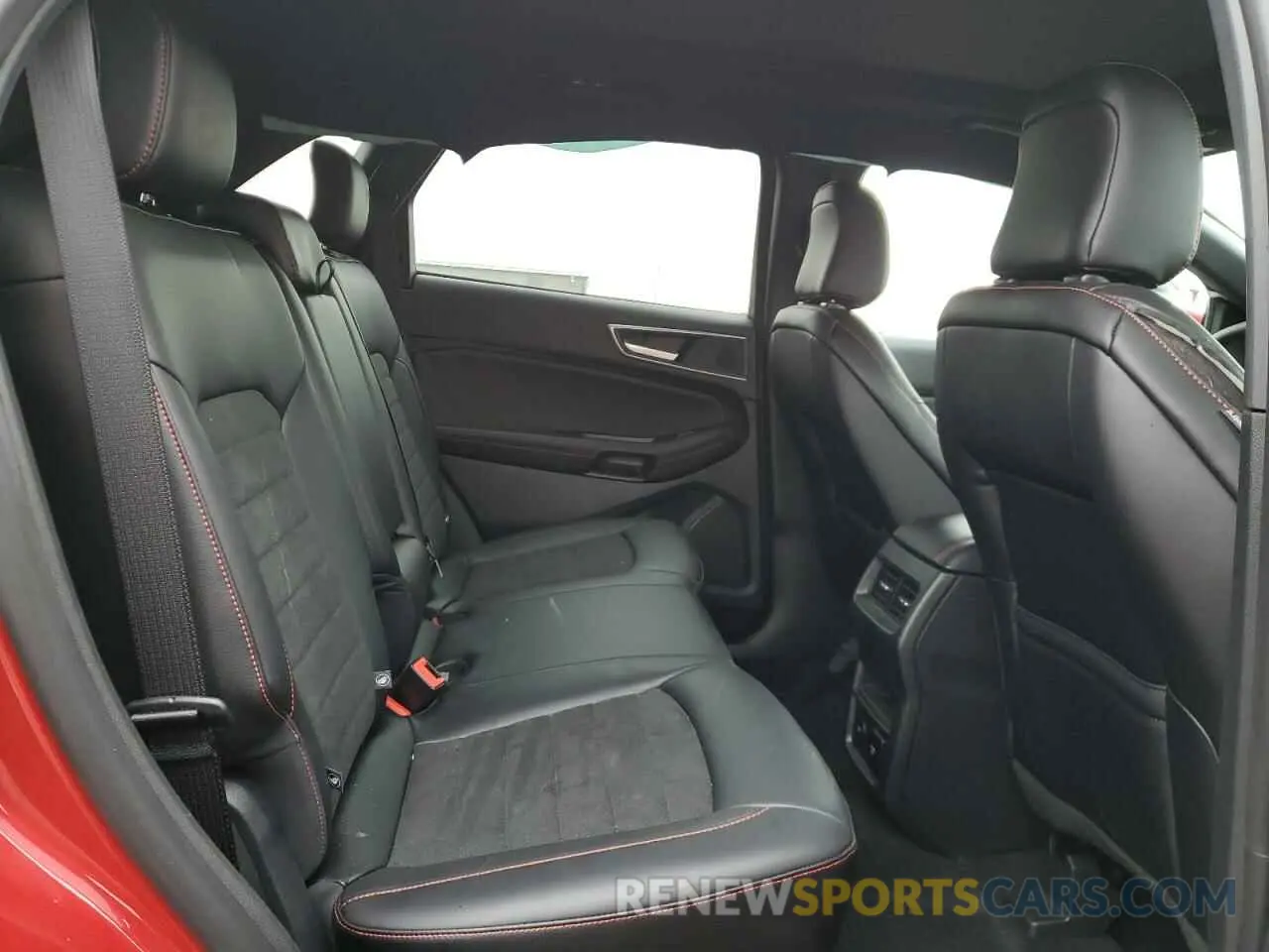 11 Photograph of a damaged car 2FMPK4J95RBA75538 FORD EDGE 2024