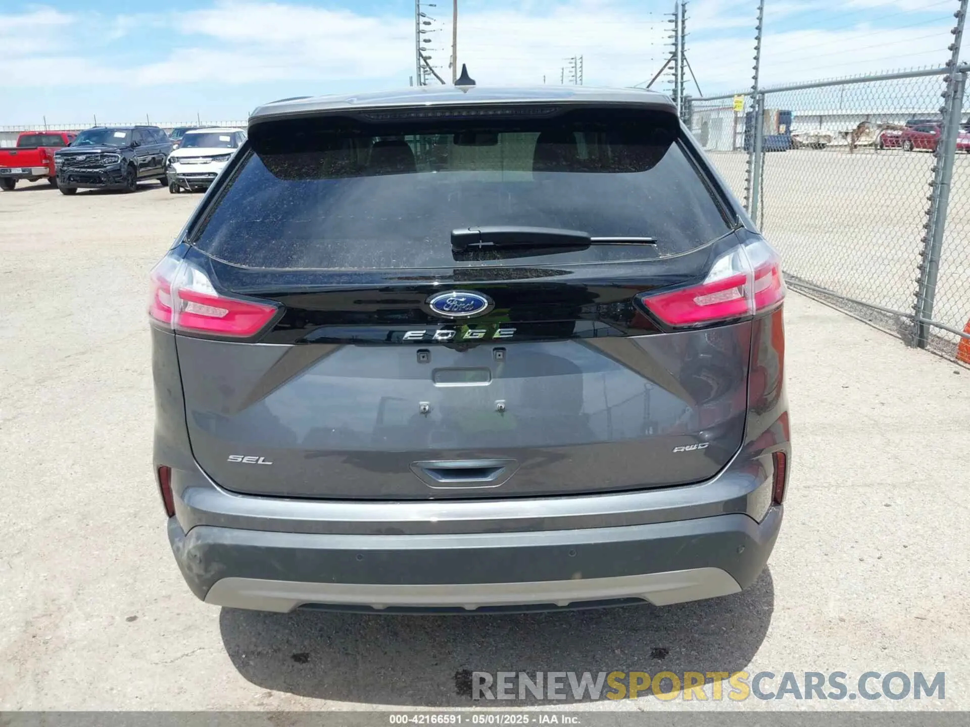 17 Photograph of a damaged car 2FMPK4J95RBA79749 FORD EDGE 2024