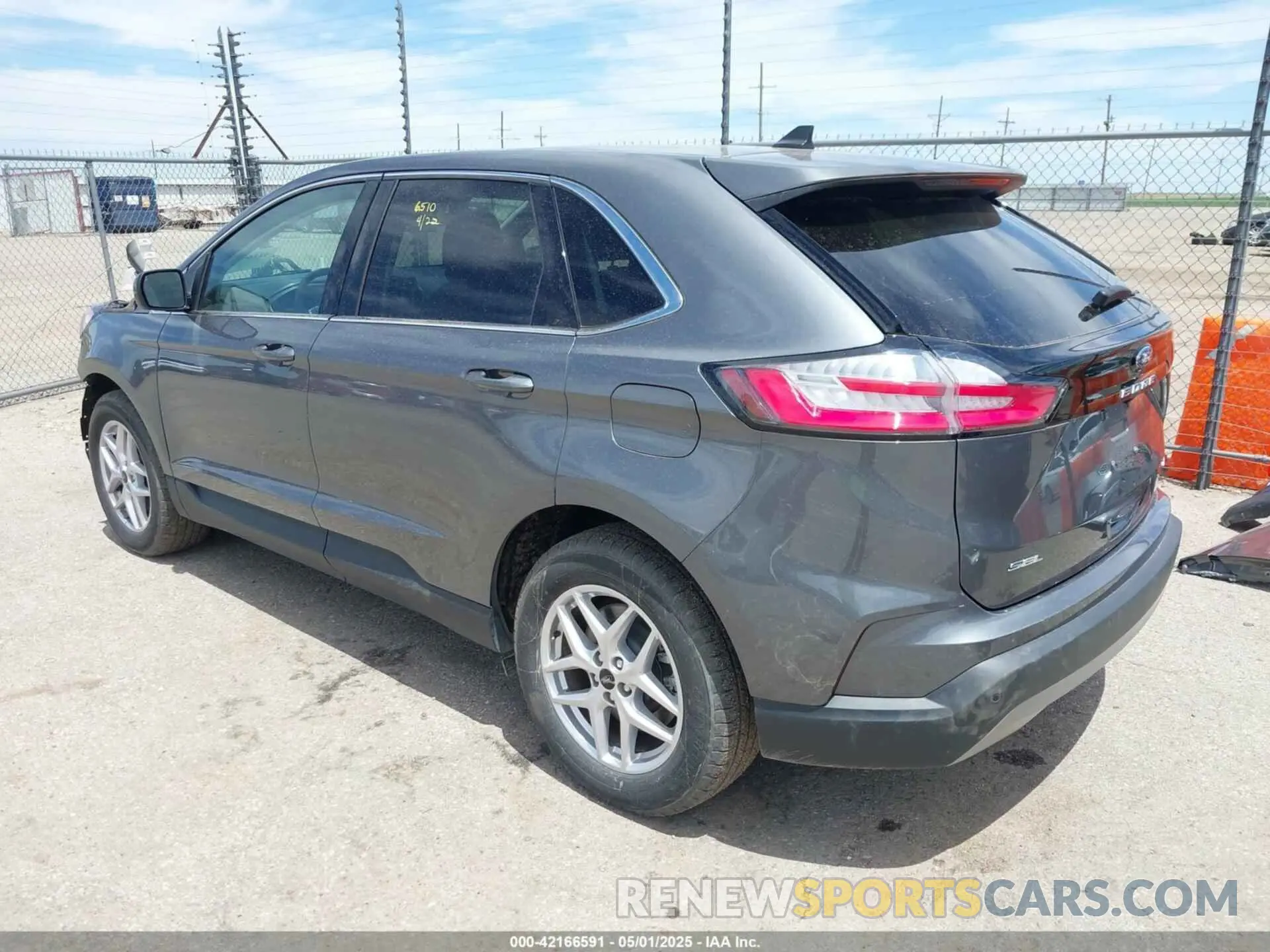 3 Photograph of a damaged car 2FMPK4J95RBA79749 FORD EDGE 2024