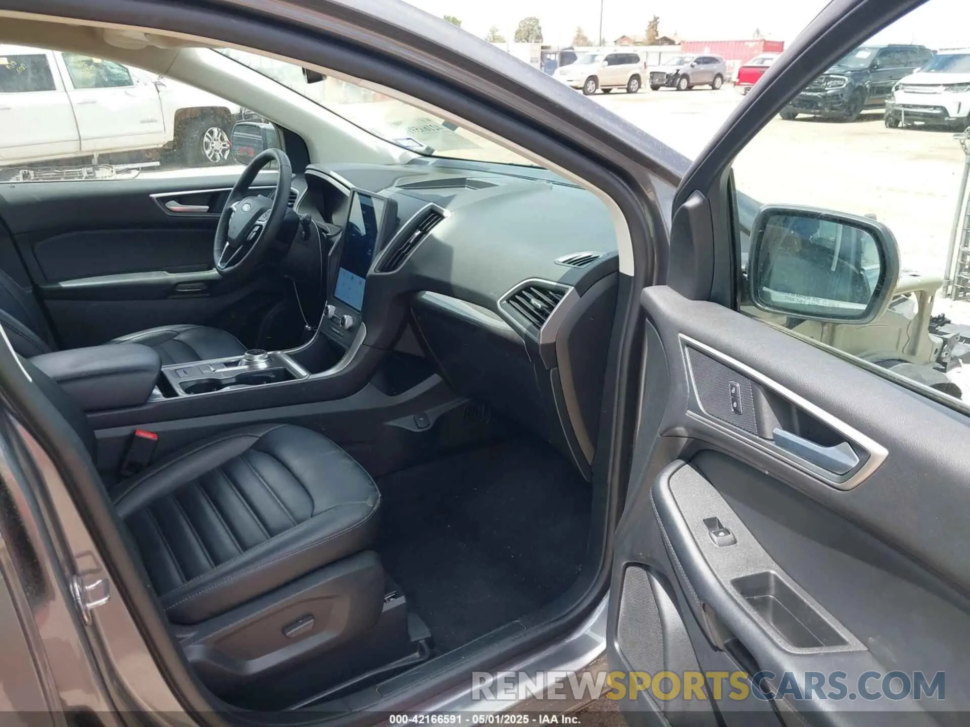 5 Photograph of a damaged car 2FMPK4J95RBA79749 FORD EDGE 2024