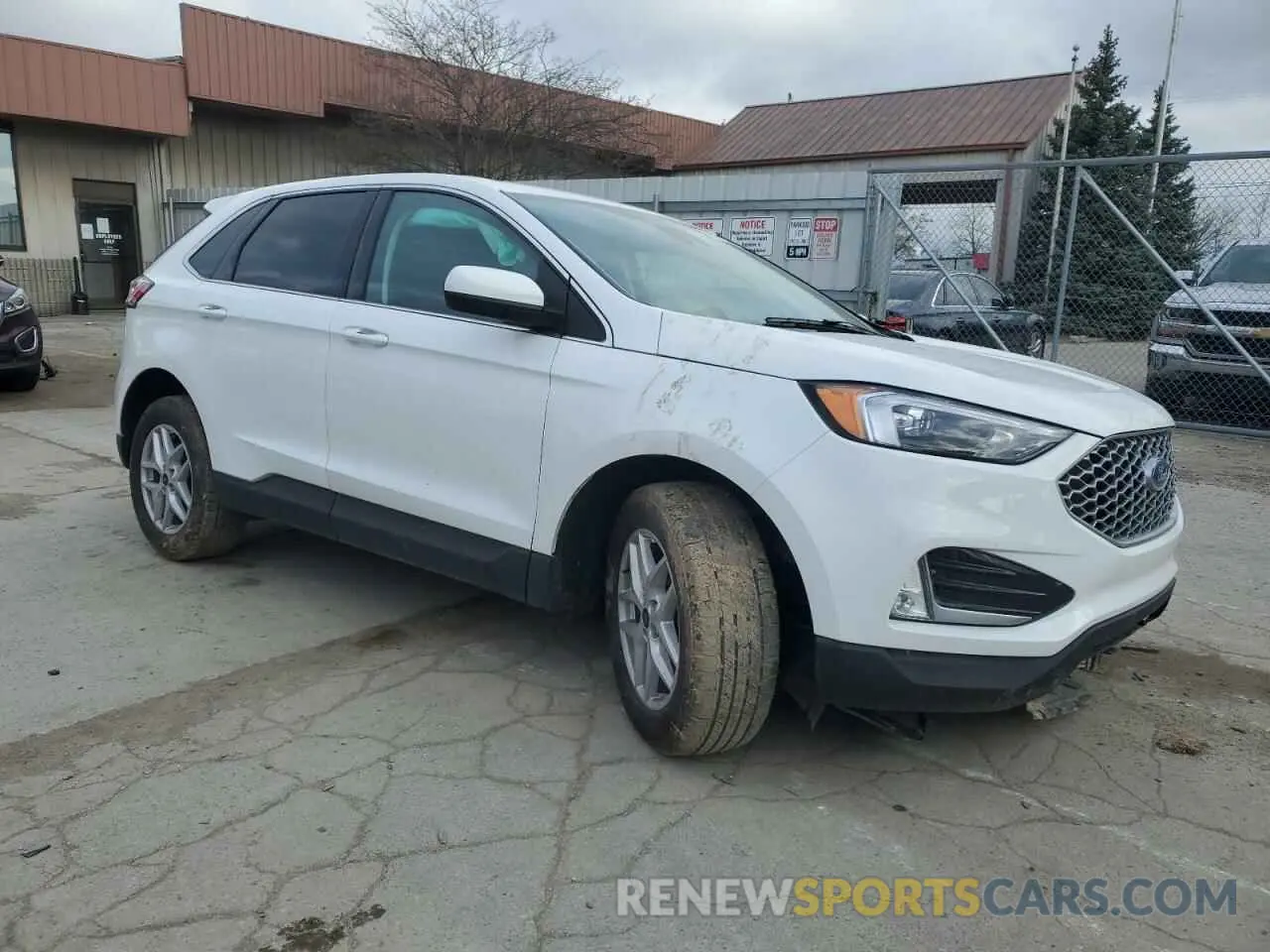 4 Photograph of a damaged car 2FMPK4J95RBB14757 FORD EDGE 2024