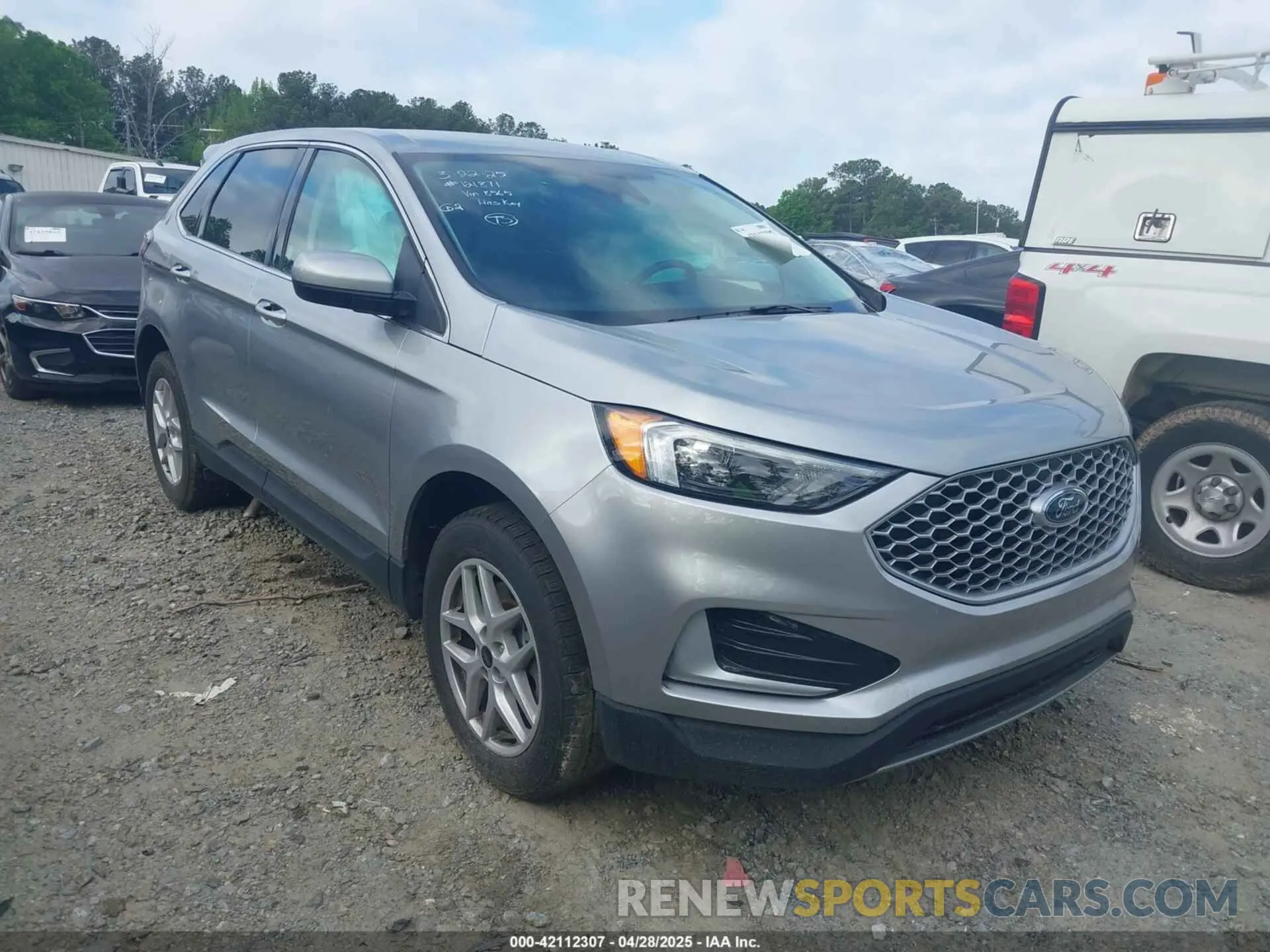 13 Photograph of a damaged car 2FMPK4J96RBA68565 FORD EDGE 2024