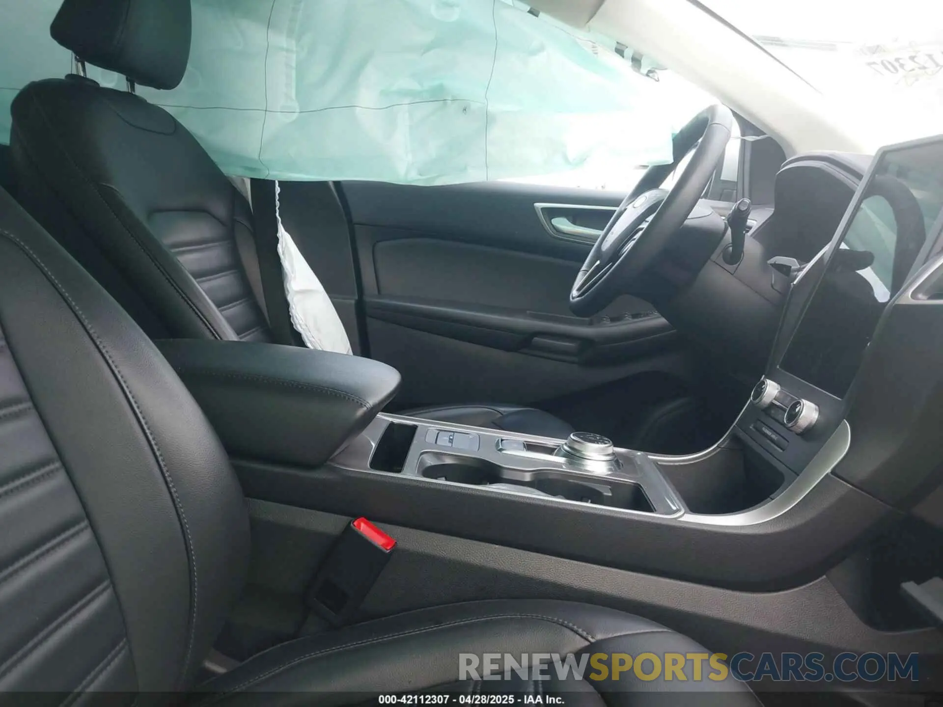 5 Photograph of a damaged car 2FMPK4J96RBA68565 FORD EDGE 2024