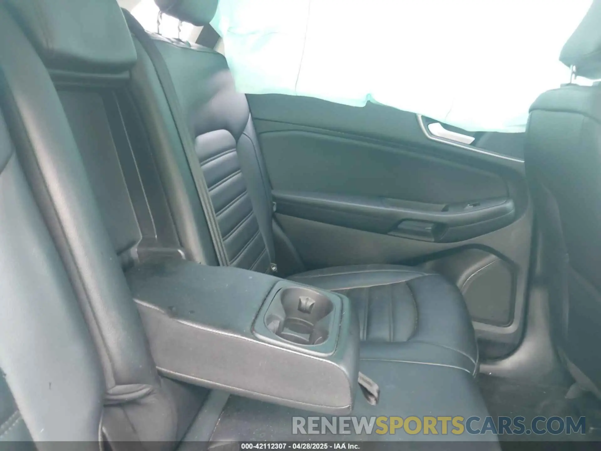 8 Photograph of a damaged car 2FMPK4J96RBA68565 FORD EDGE 2024