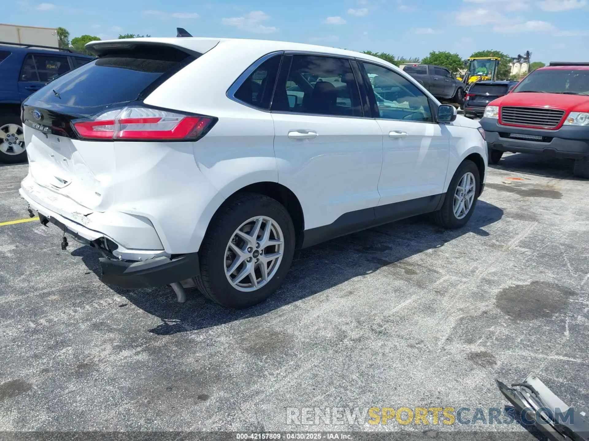 4 Photograph of a damaged car 2FMPK4J96RBA77816 FORD EDGE 2024